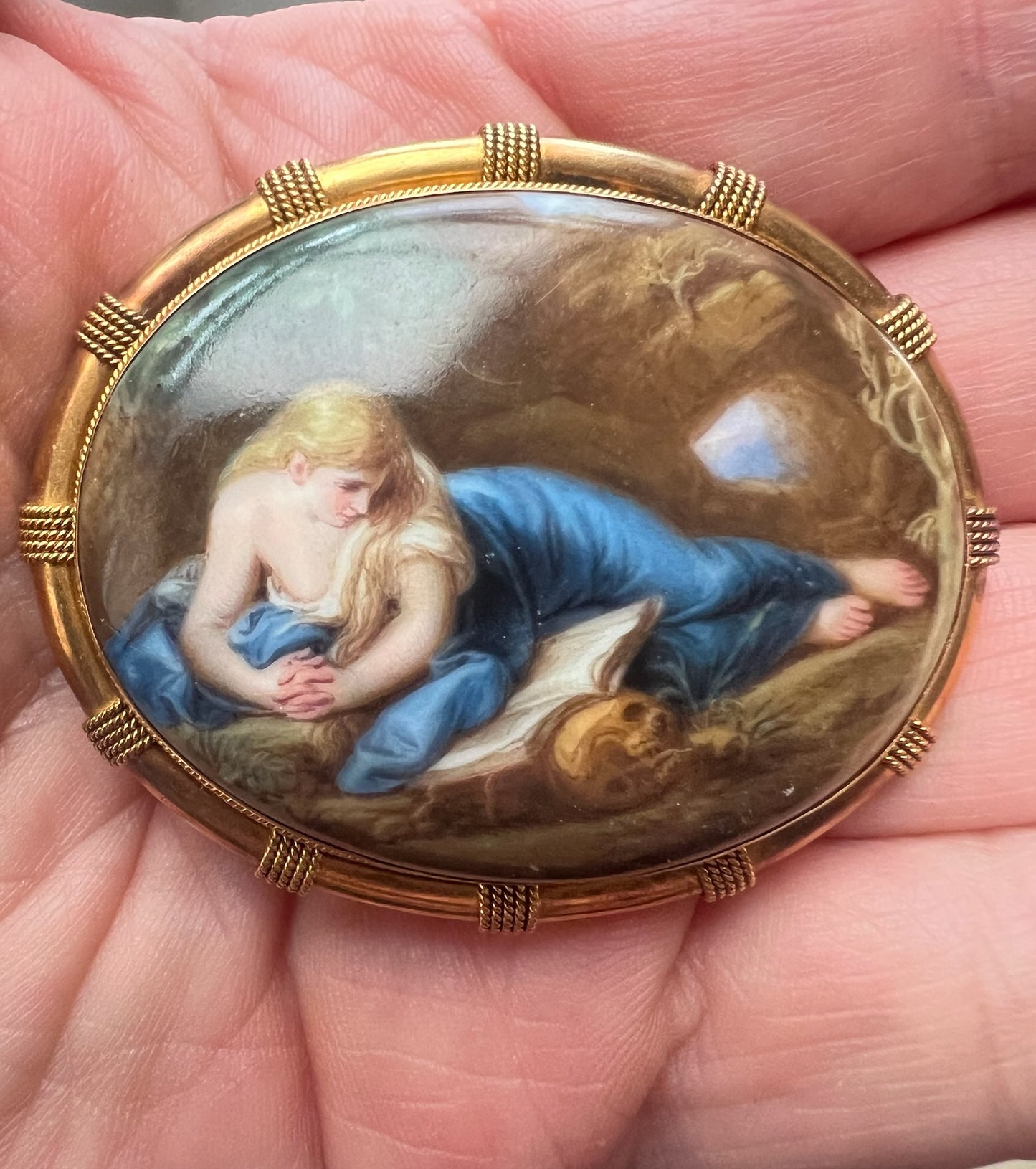 Reclining Lady Portrait Berlin Porcelain Plaque Brooch in High Carat Gold With Locket Back