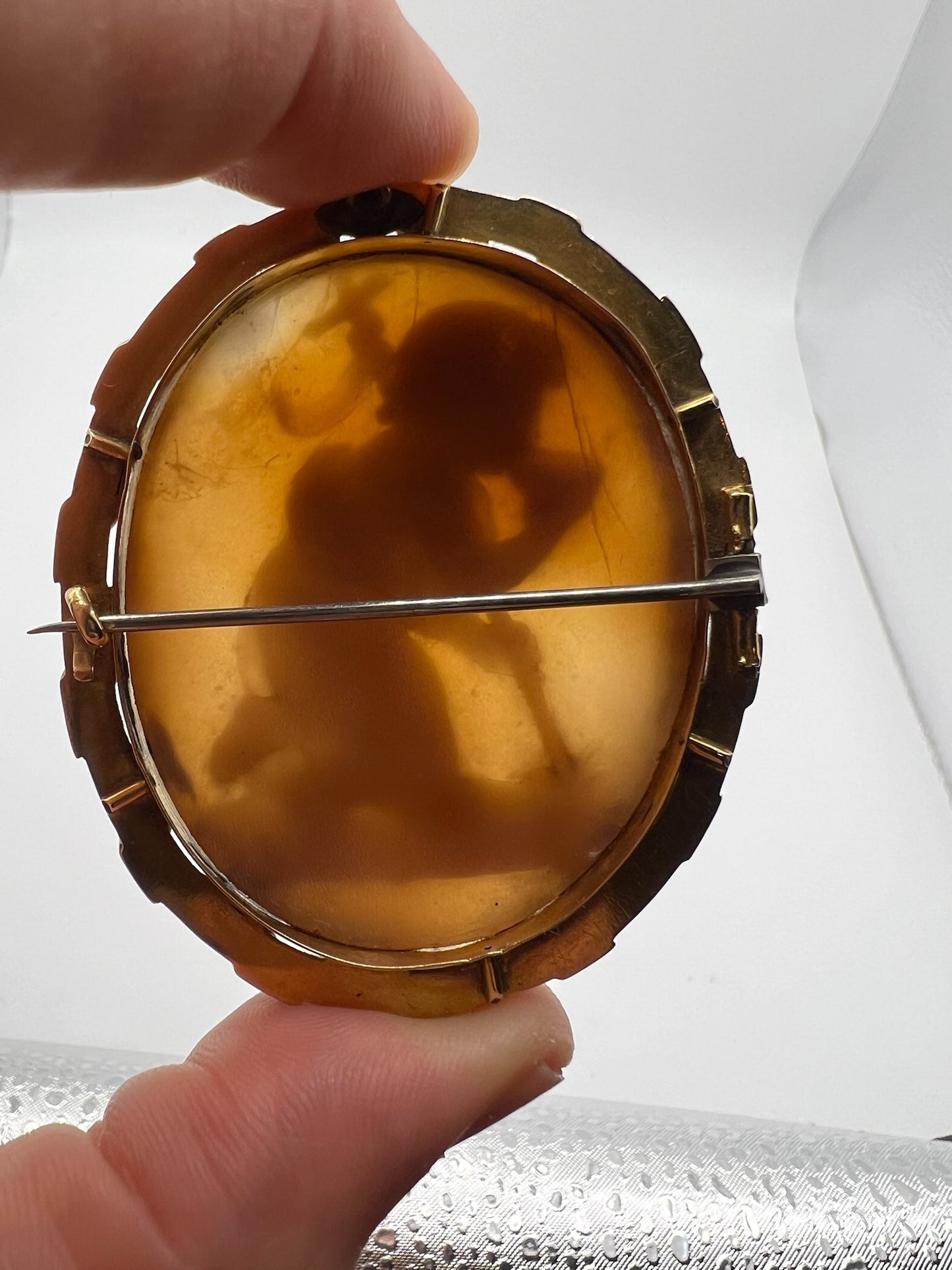 Early Victorian Antique Large Size Cameo Brooch in 18ct Gold Enamelled Frame