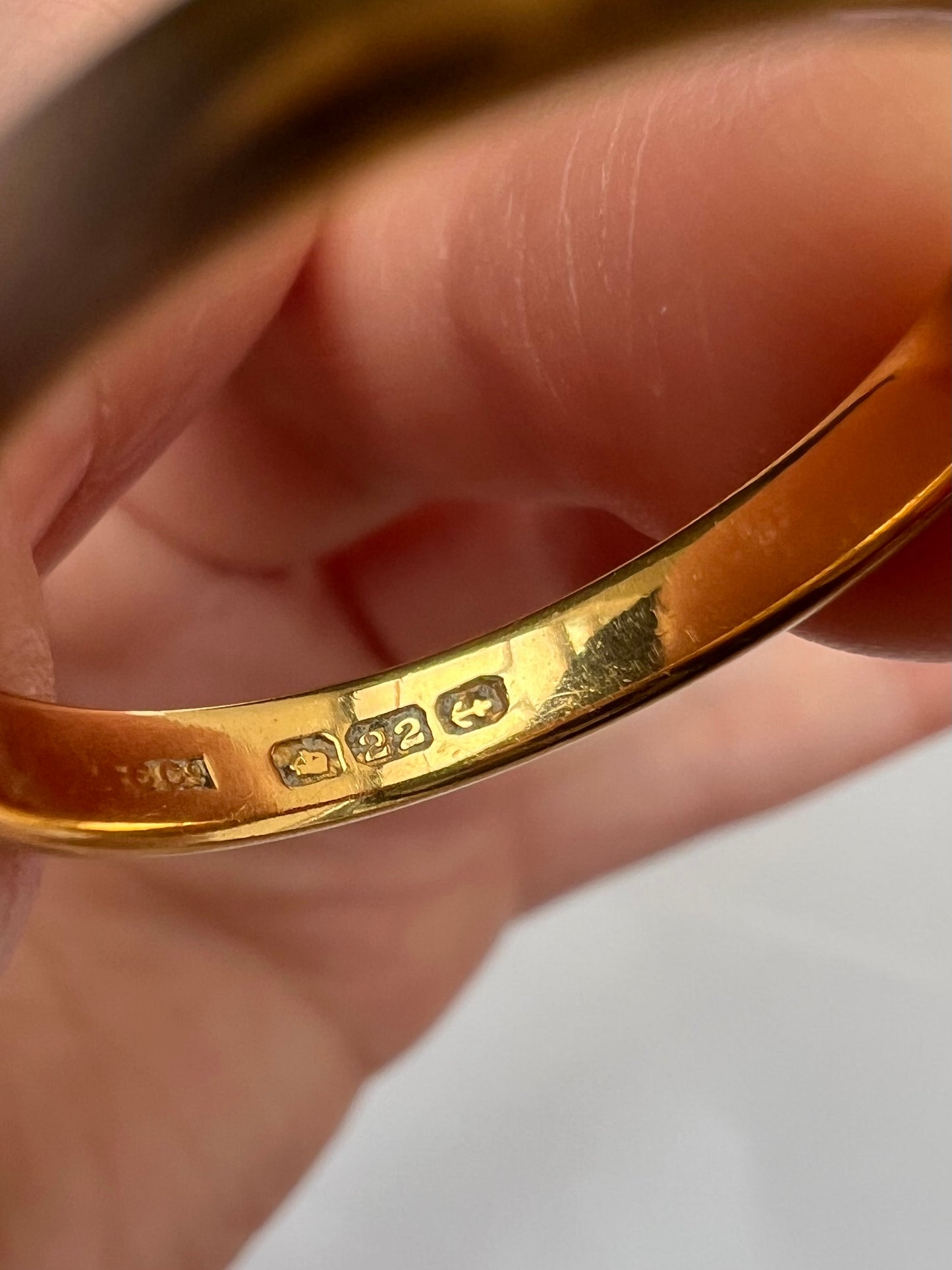 Gents Size V Unusual Large Size Antique 22ct Gold Wedding Band Ring