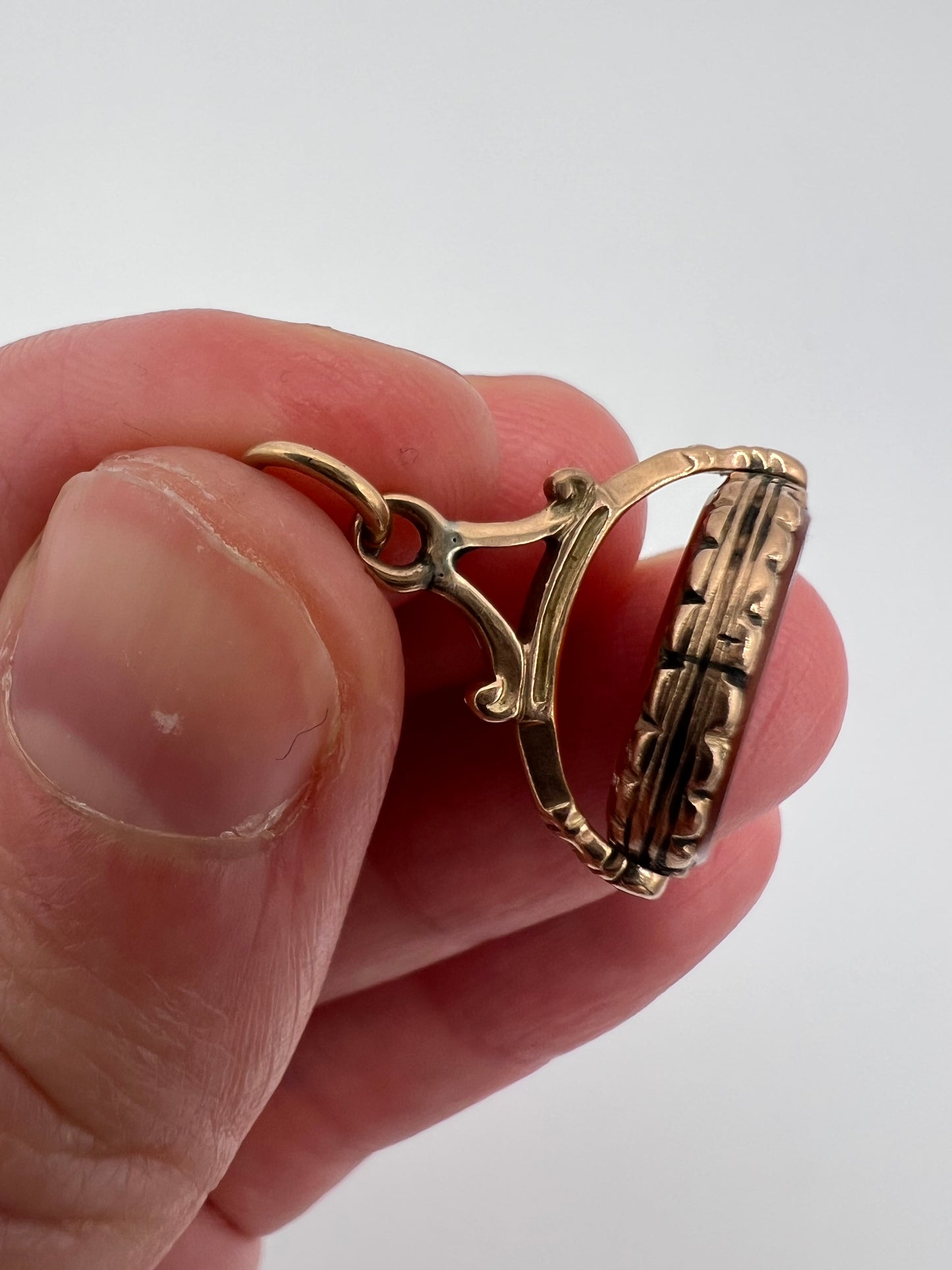 Carnelian And Gold Intaglio Small Size Fob Spinner Charm