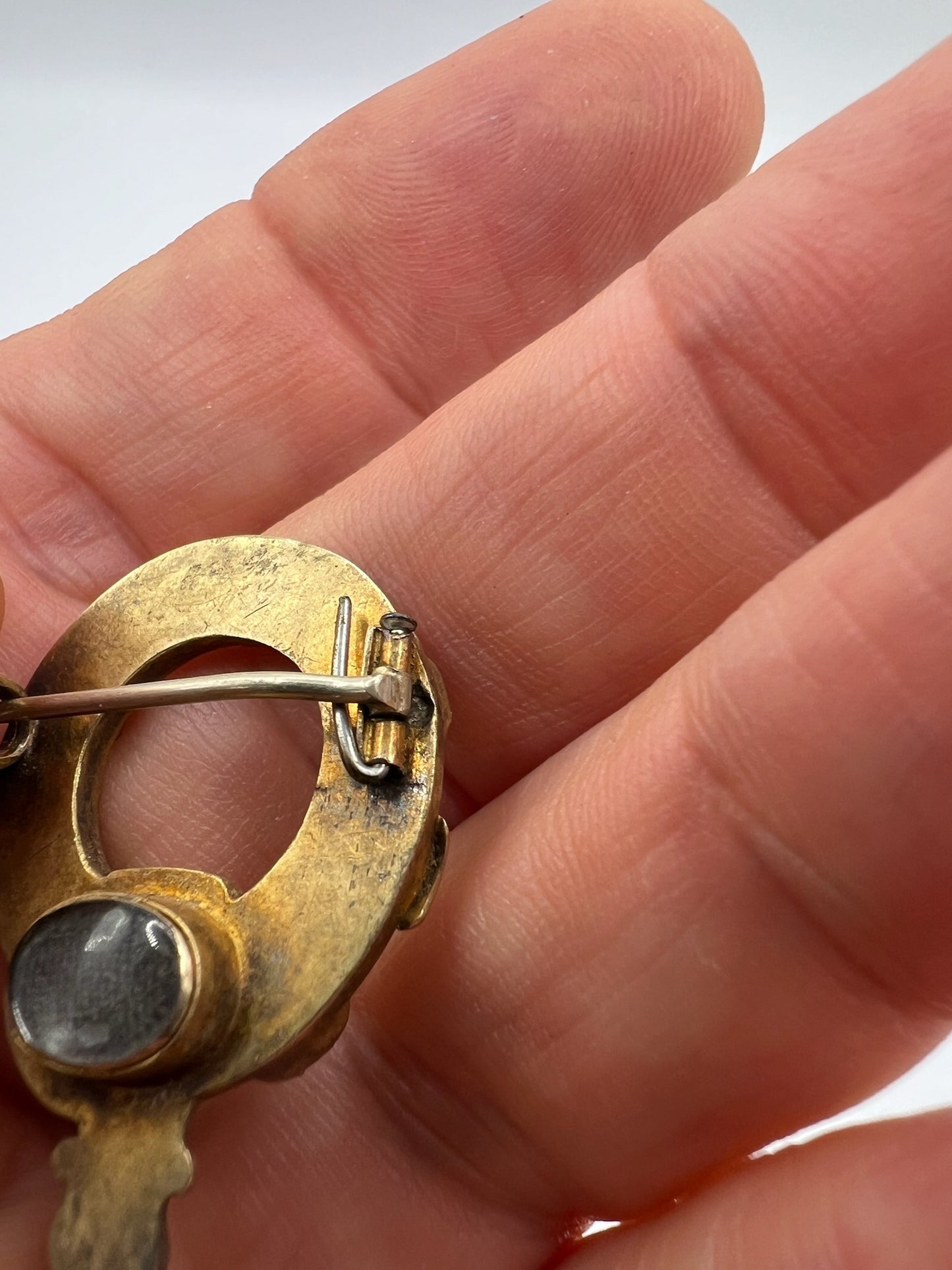 Scottish Victorian Gold Garnet Locket Back Memorial Brooch Pin