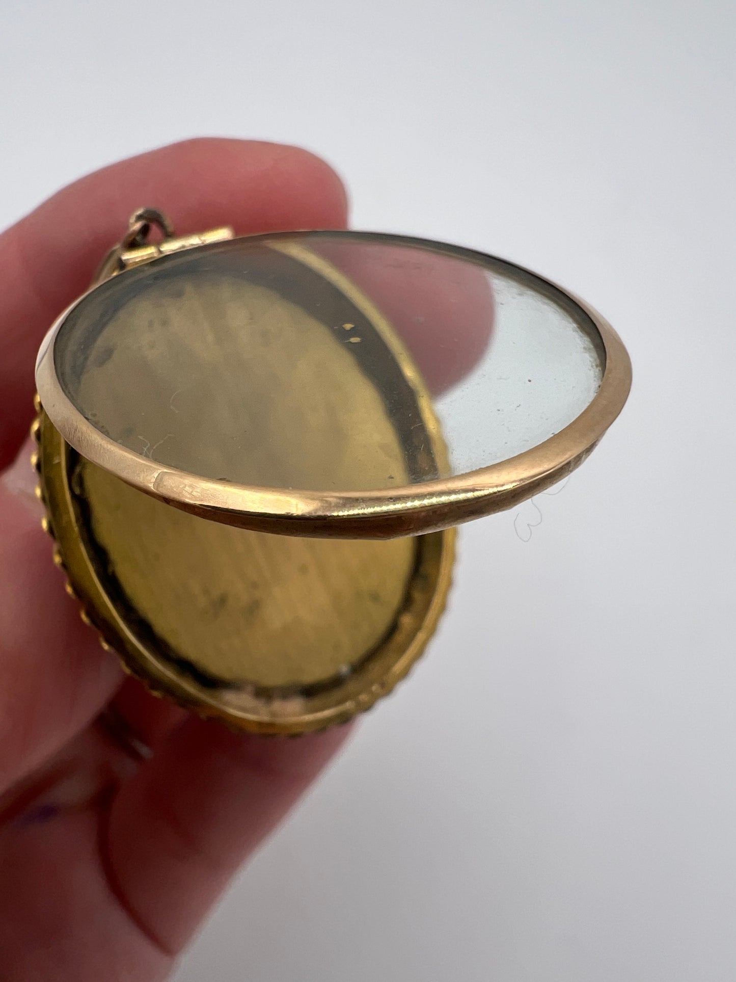 Pietra Dura Flower Locket Pendant in Exquisite Etruscan Gold Frame