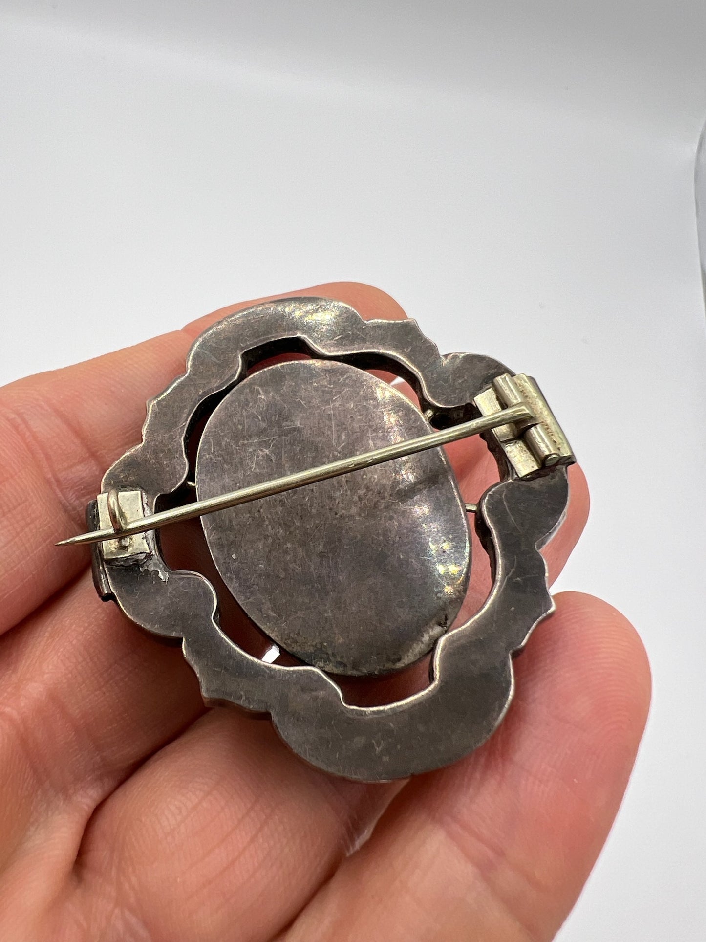 Rare Scottish Montrose Blue Lace Agate Pebble Cameo Silver Brooch