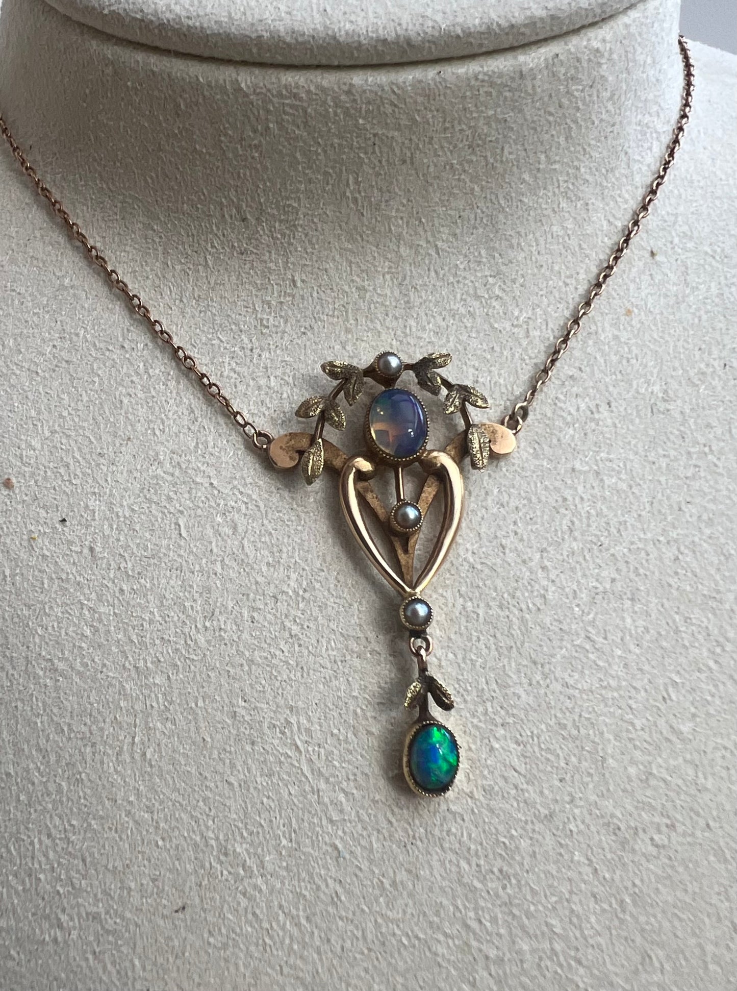 Sweet Art Nouveau Belle Epoque Edwardian 15ct Gold Opal Pendant