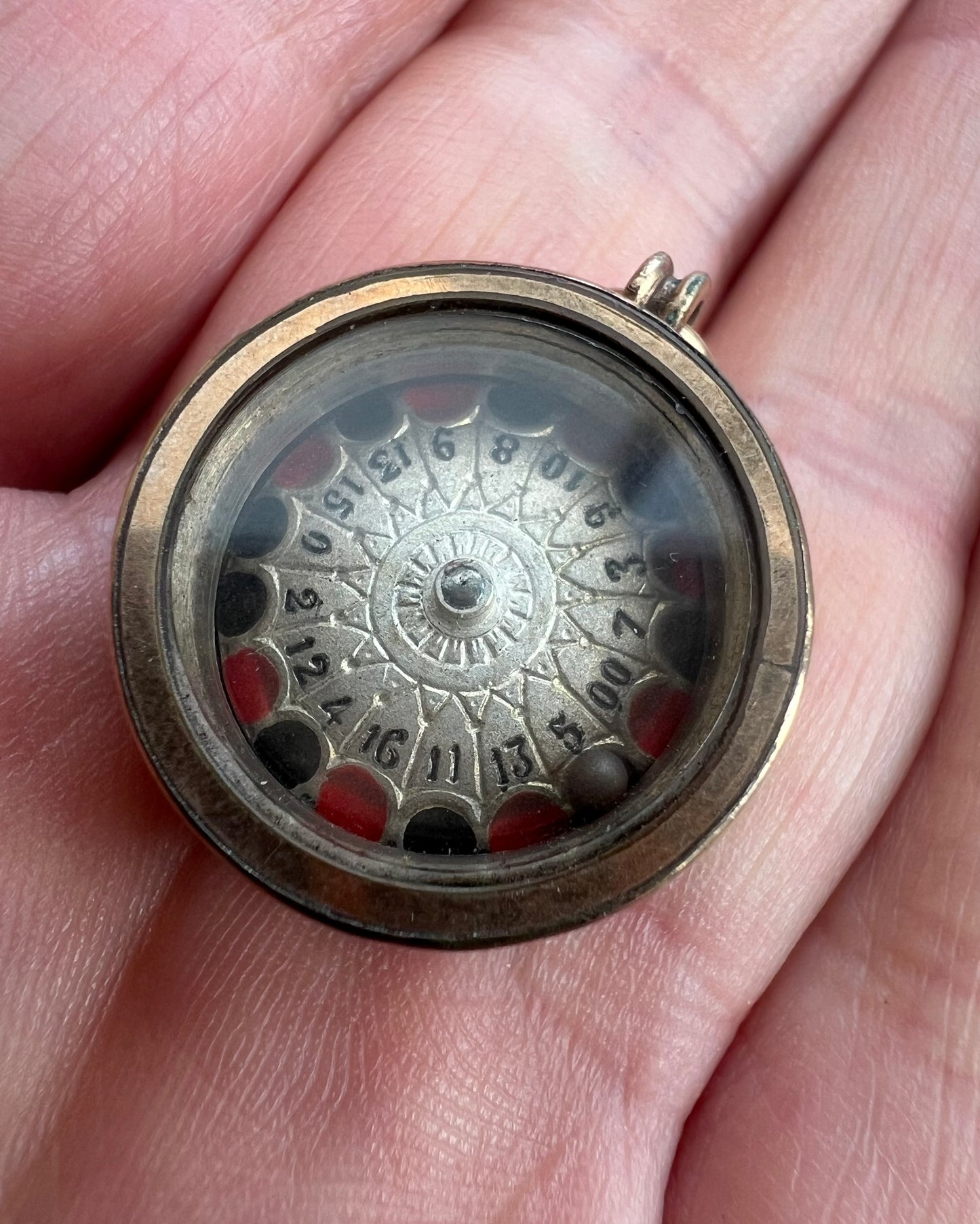 Working Roulette Reel Victorian Gold Lucky Gambling Charm