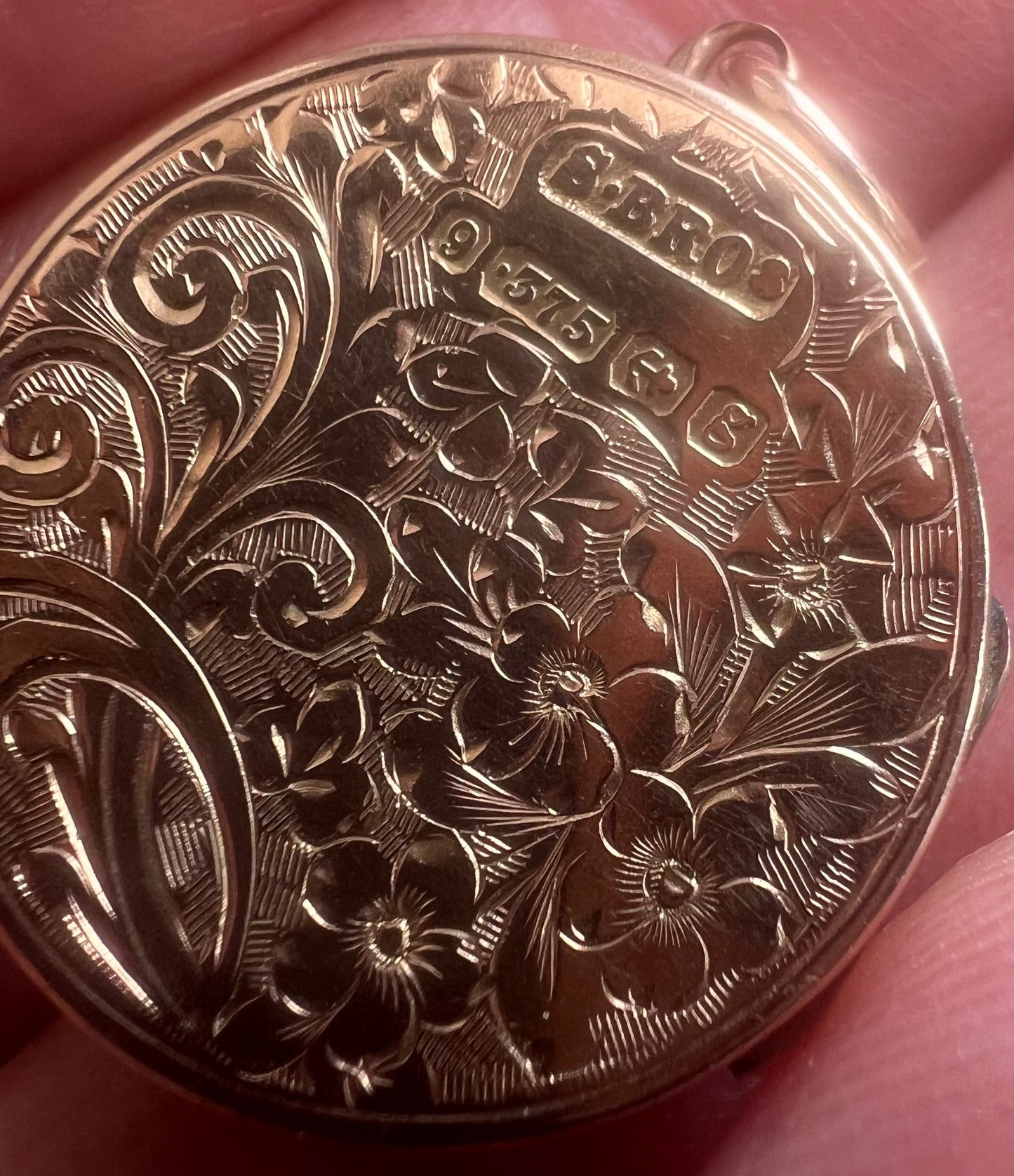 1906 Edwardian Cute Loveheart Gold Locket