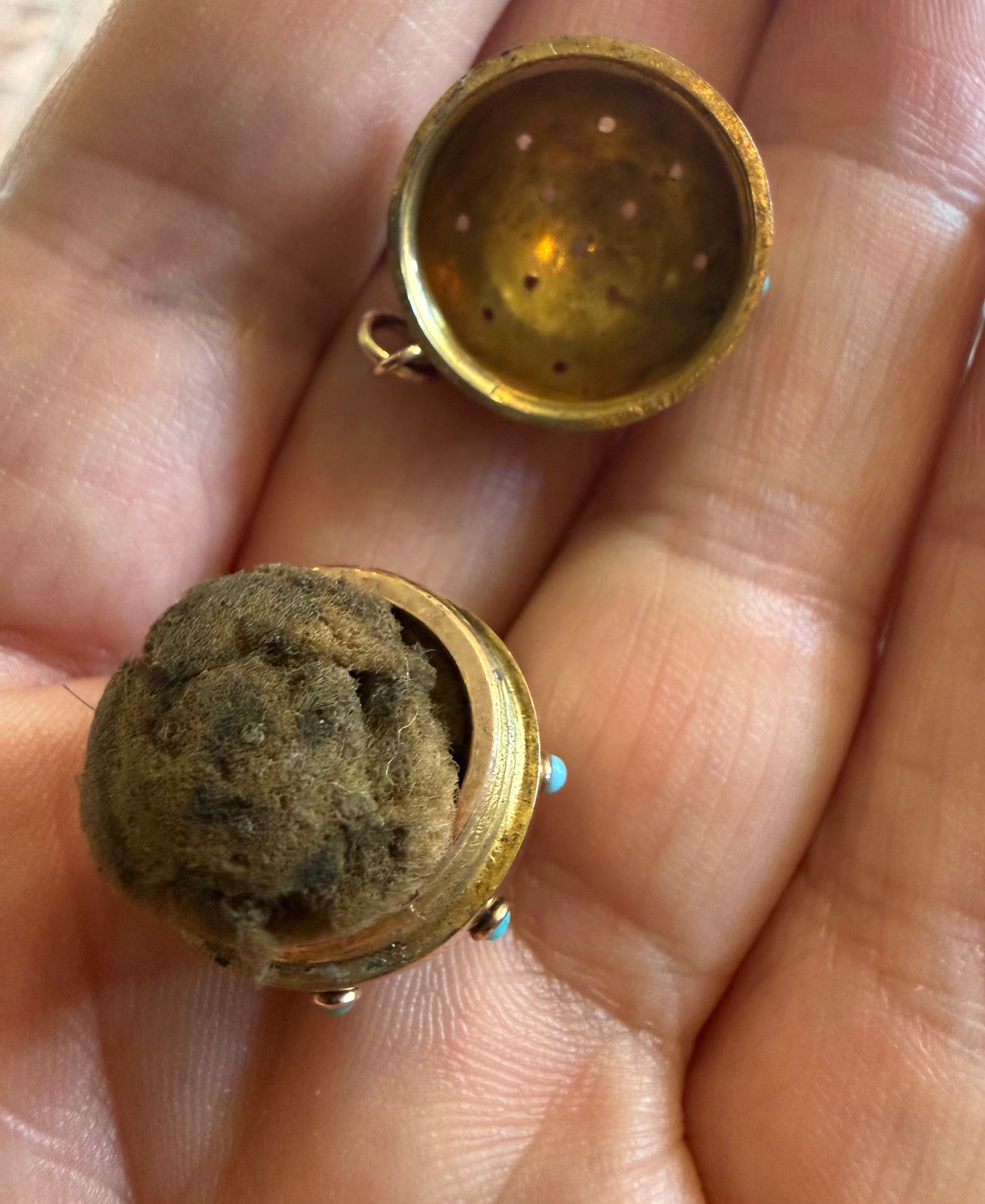 Antique Sputnik Gold Opening Vinaigrette Locket Pendant