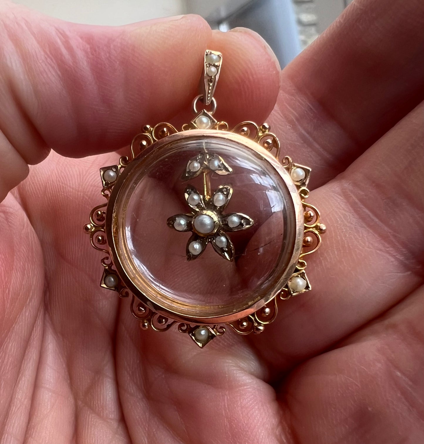 Sweet Antique Gold Flower Pearl Locket Pendant