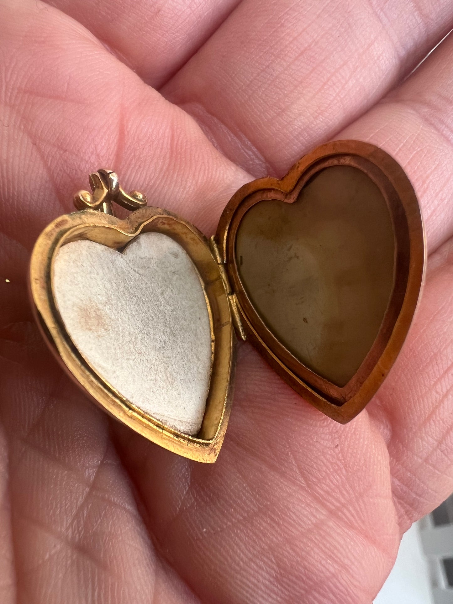 Victorian Loveheart Gold Locket