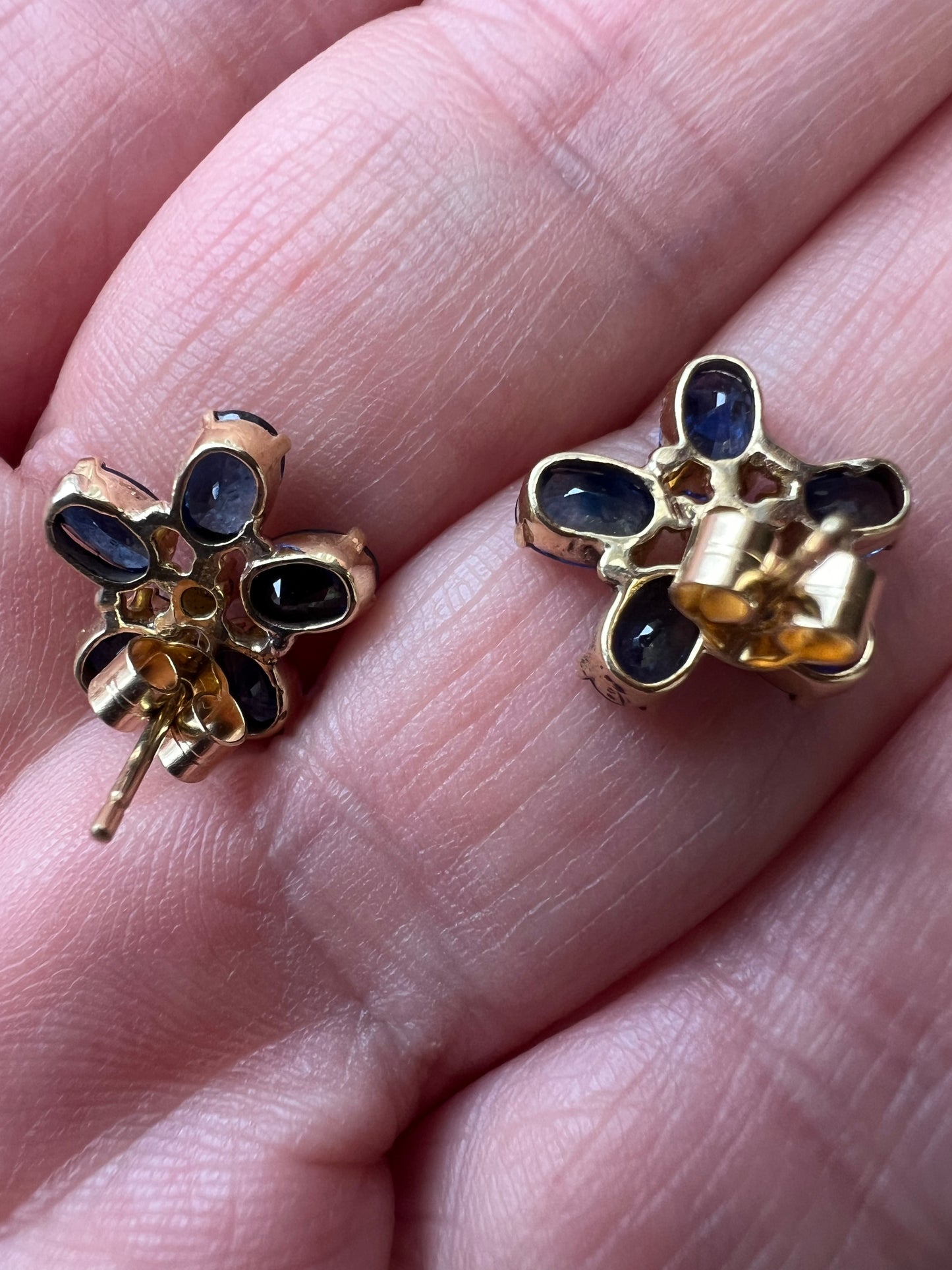 Sapphire 18ct Gold Diamond Flower Forget Me Not Earrings
