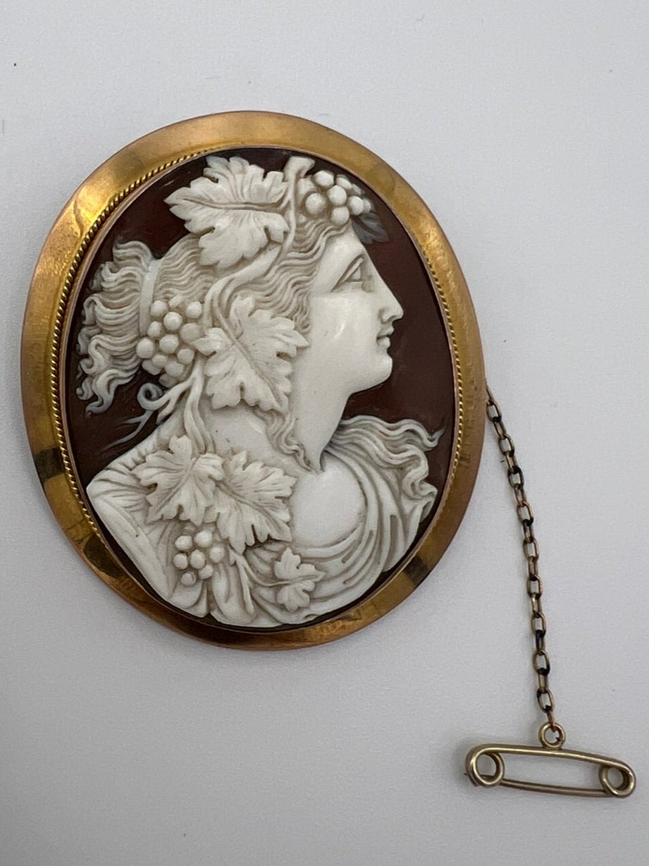 Fabulous Quality Victorian Large Cameo Brooch Pin With 9ct Carat Gold Frame