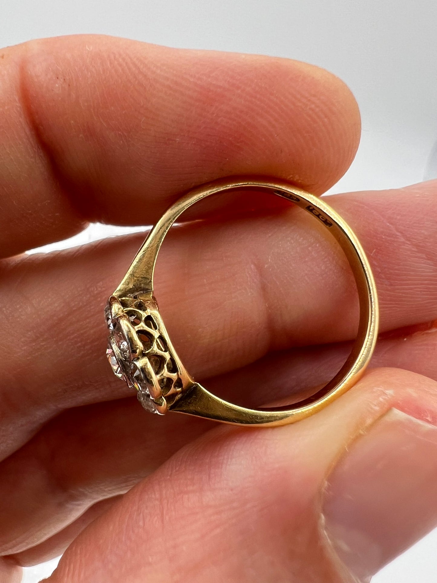 Antique Late Victorian / Early 20th Century Old Cut Diamond Daisy ring