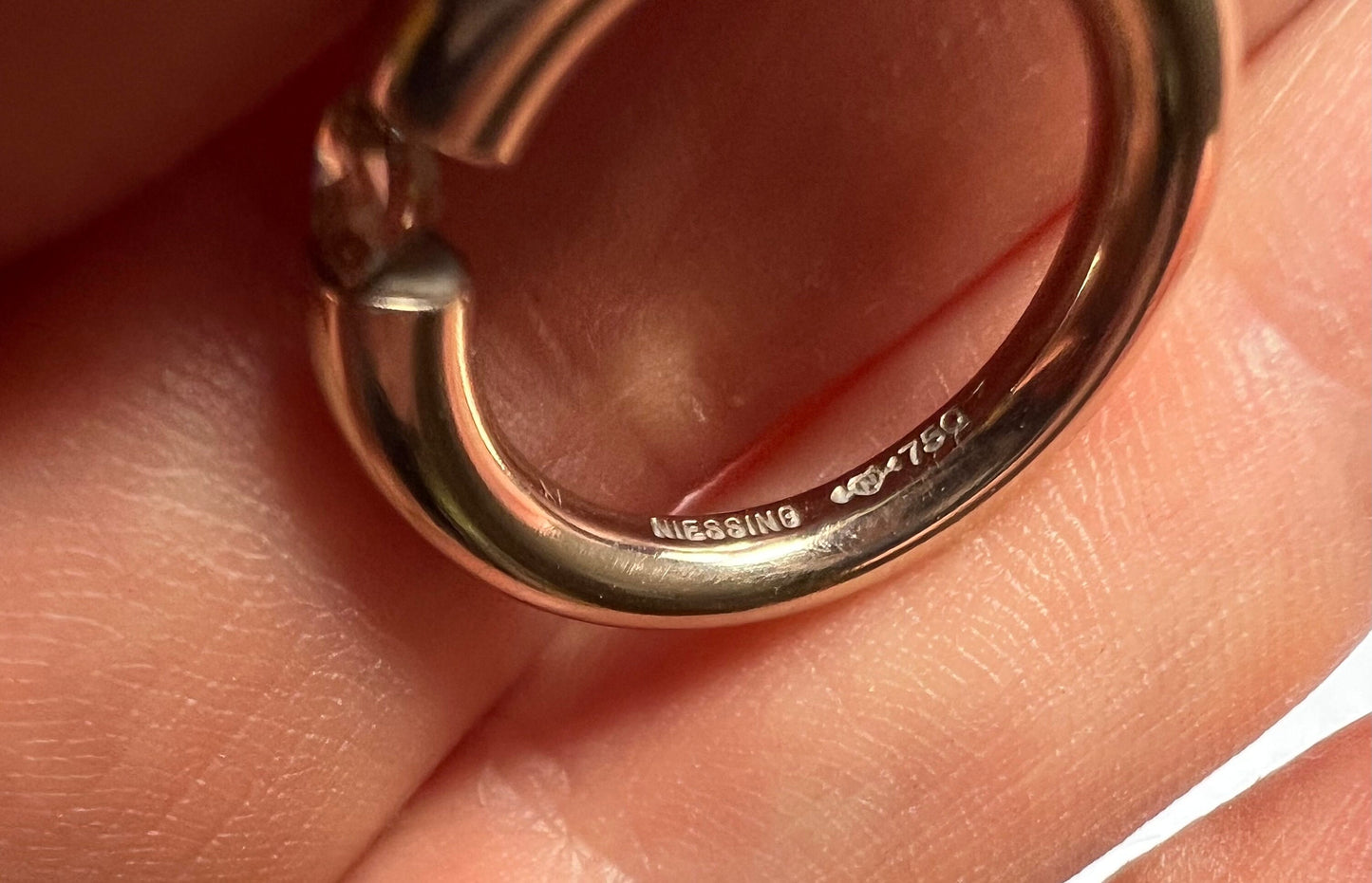 SALE Niessing Spannring Designer 0.25ct Diamond Tension Set 18ct White Gold Engagement & Donut Wedding Band