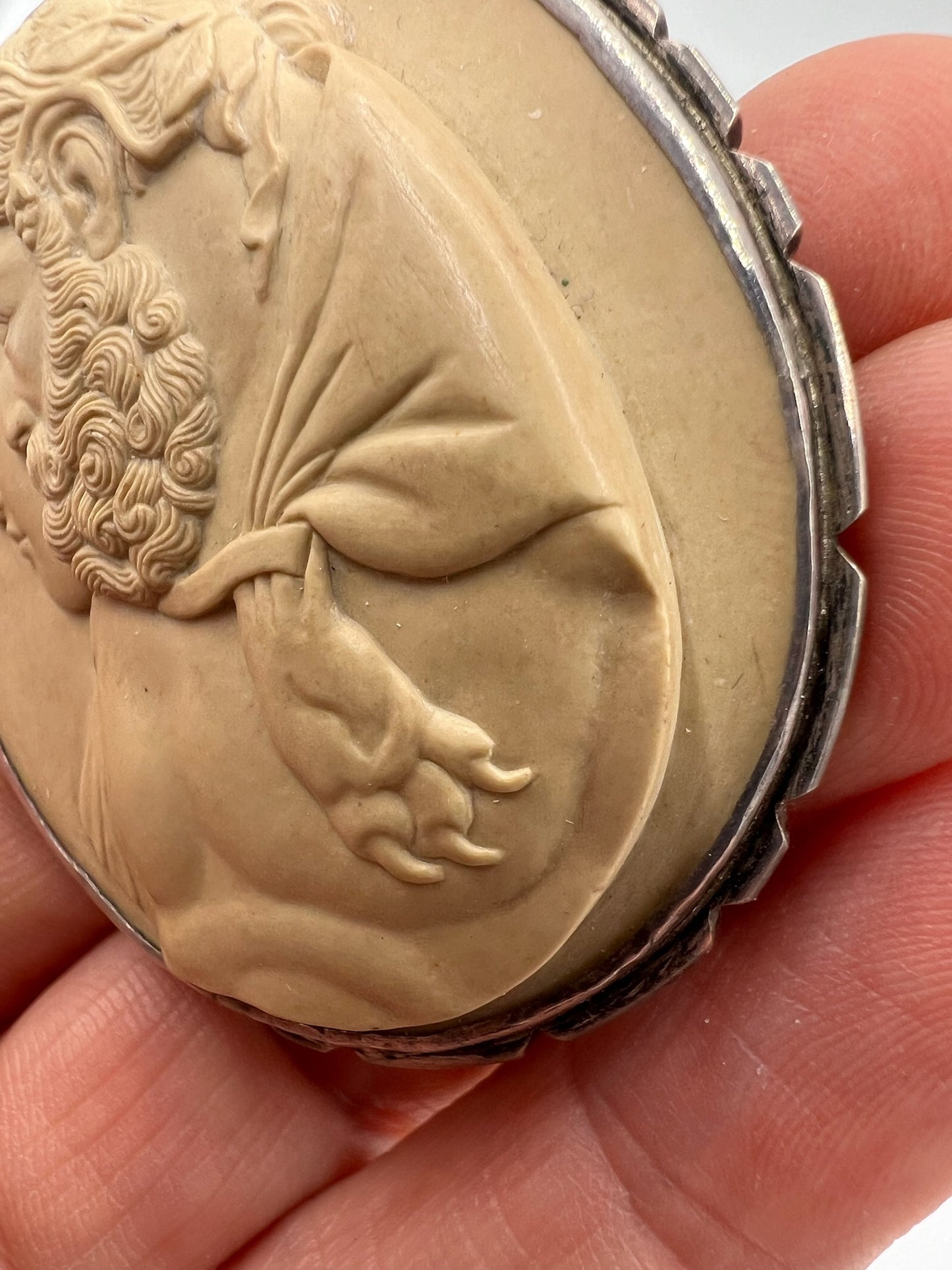 Phenomenal Museum Quality Art Nouveau Lava Cameo Brooch Pin Depicting Hercules