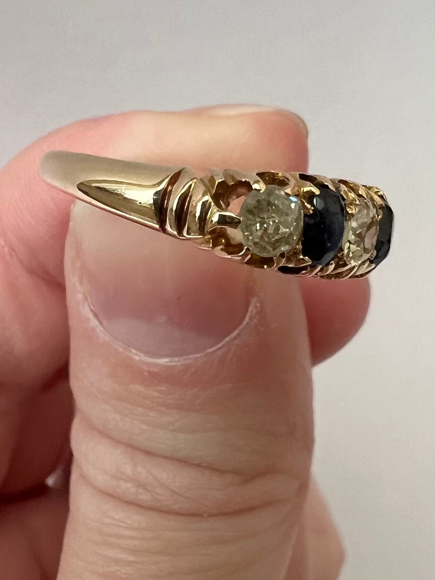Victorian 18ct Gold Sapphire Old Cut Diamond 5 Stone Ring