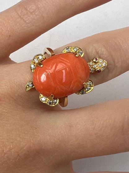Turtle Ring in 18ct Gold, Diamond and Ruby Eyes