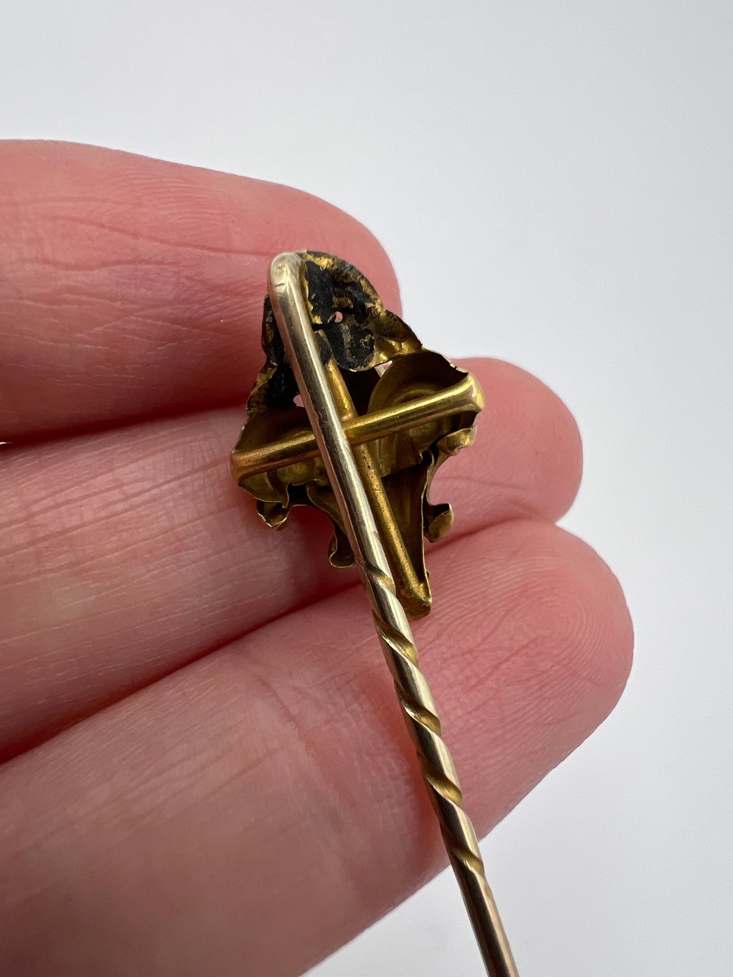 Chrysoberyl And Garnet Rococo Style Gold Boxed Stick Pin