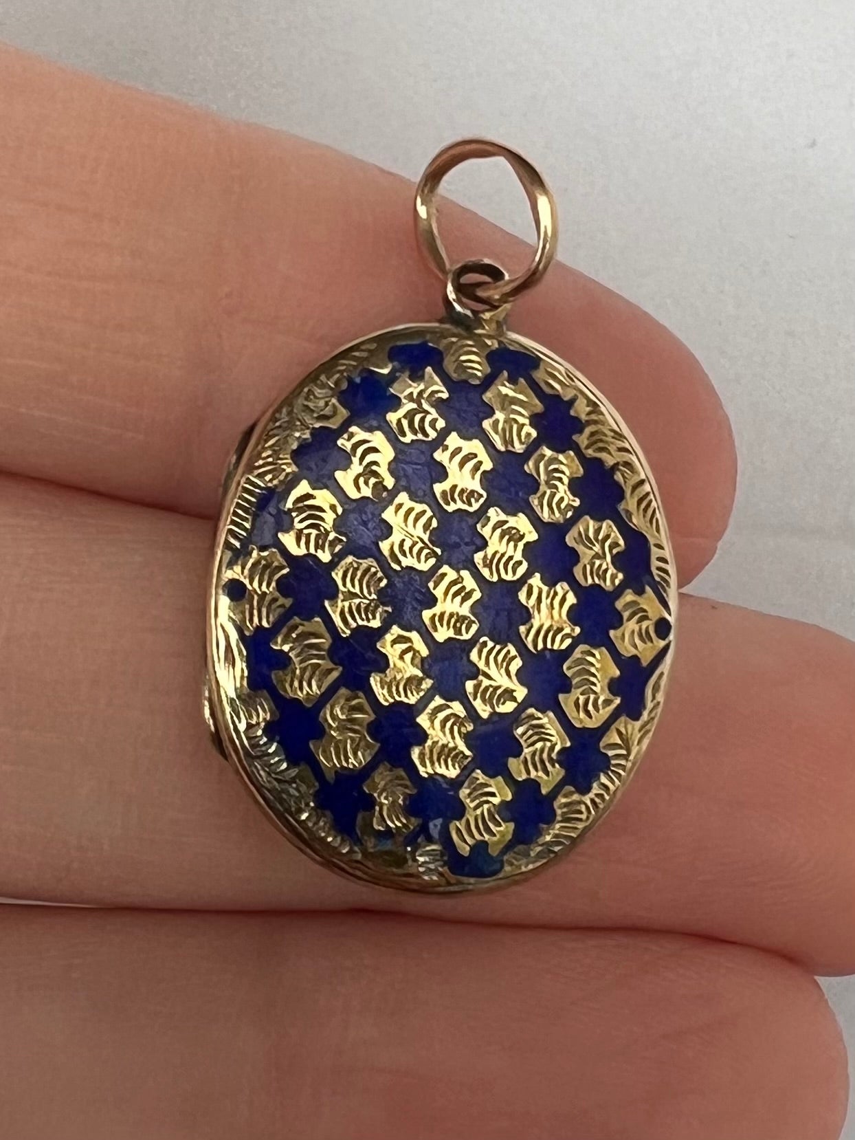 Cute Enamelled Gold Blue Oval Locket