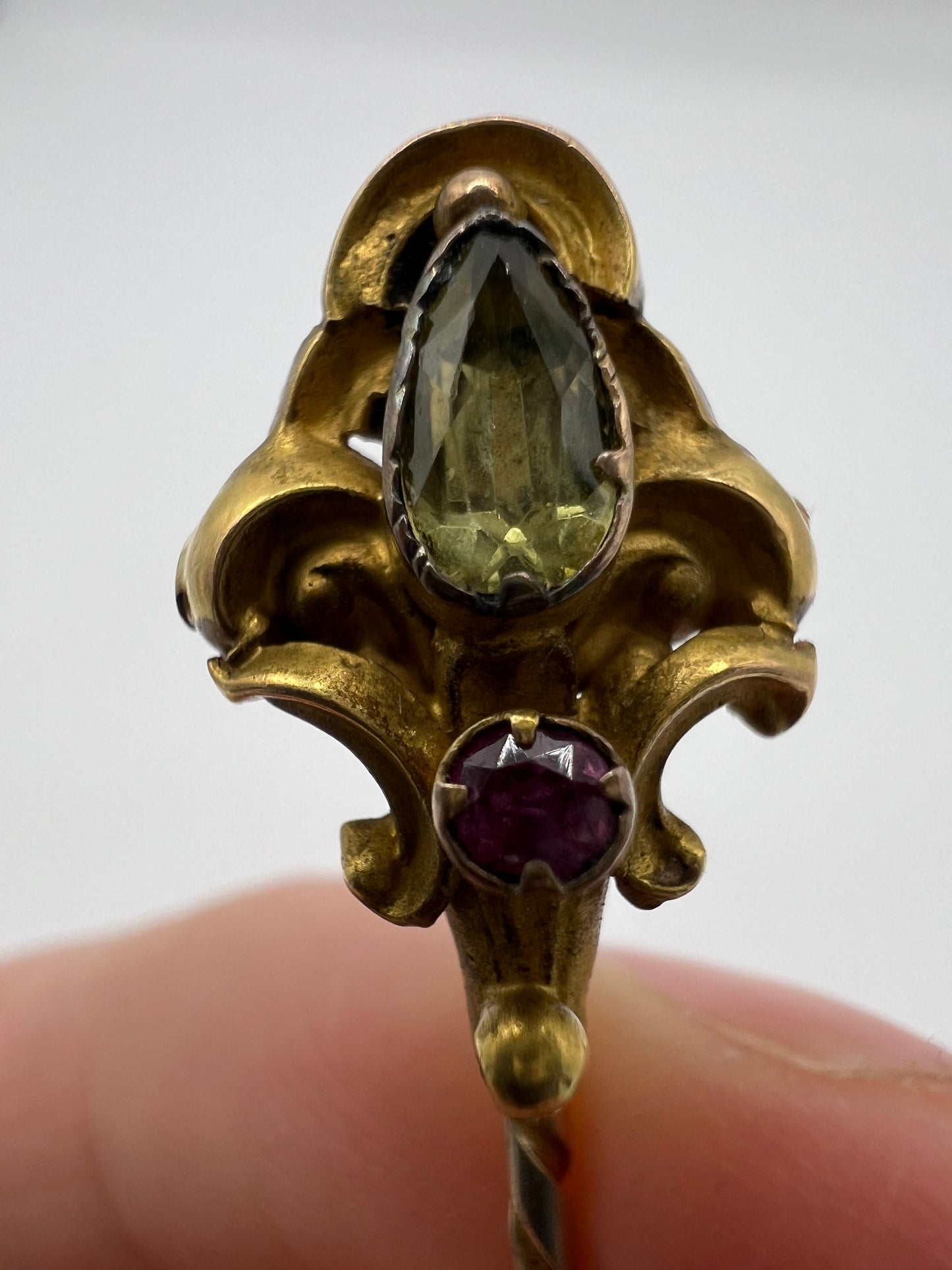 Chrysoberyl And Garnet Rococo Style Gold Boxed Stick Pin