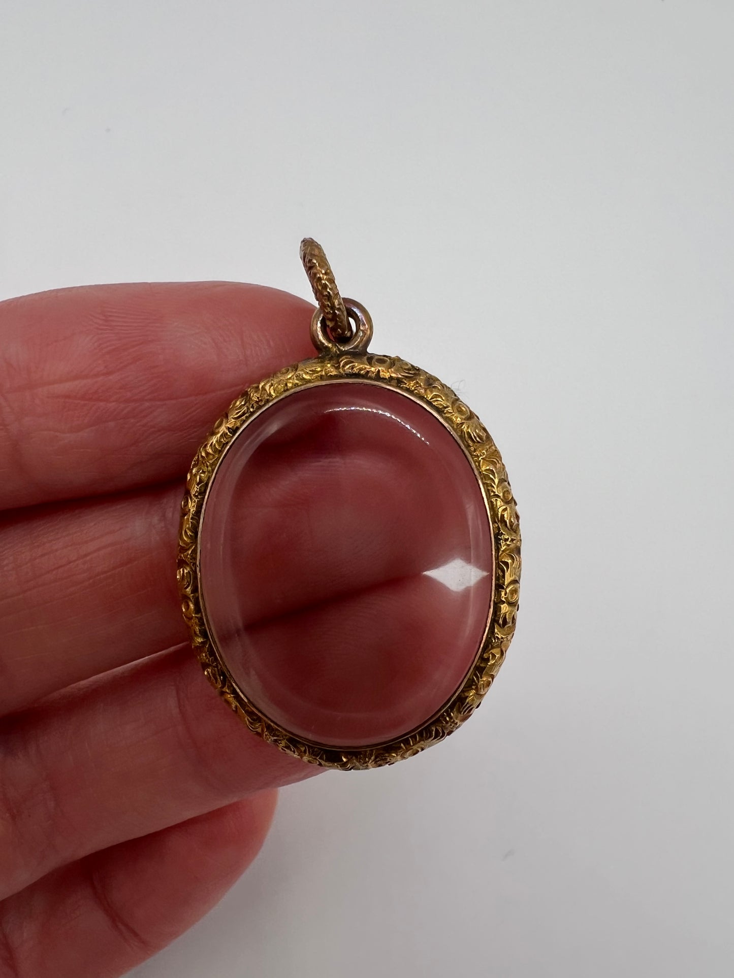Early Victorian 15ct Gold Engraved Oval Locket