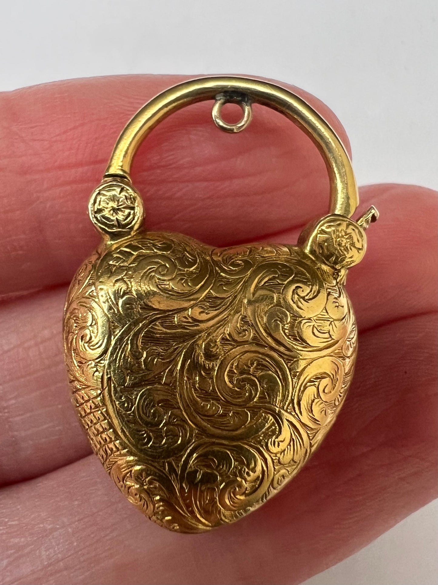 15ct Gold Victorian Heart Padlock Locket
