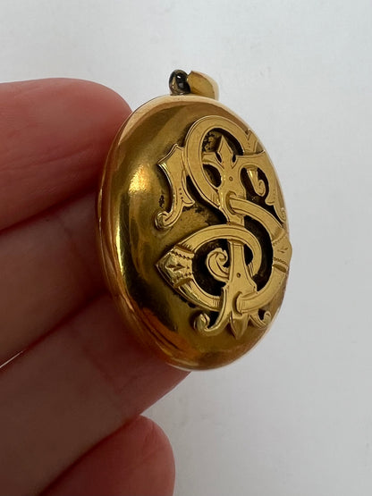 Very Tactile Solid 18ct Gold Victorian Possibly Georgian Locket With Mourning Hair Work
