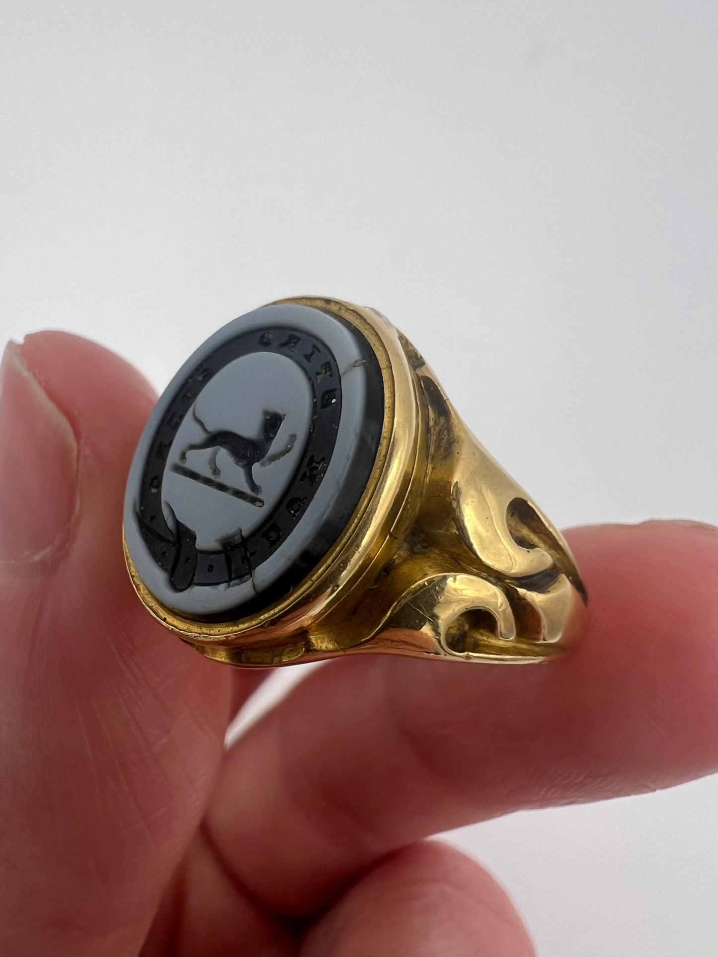 1859 Banded Onyx Black Cat Intaglio Seal Locket Memorial Opening Ring