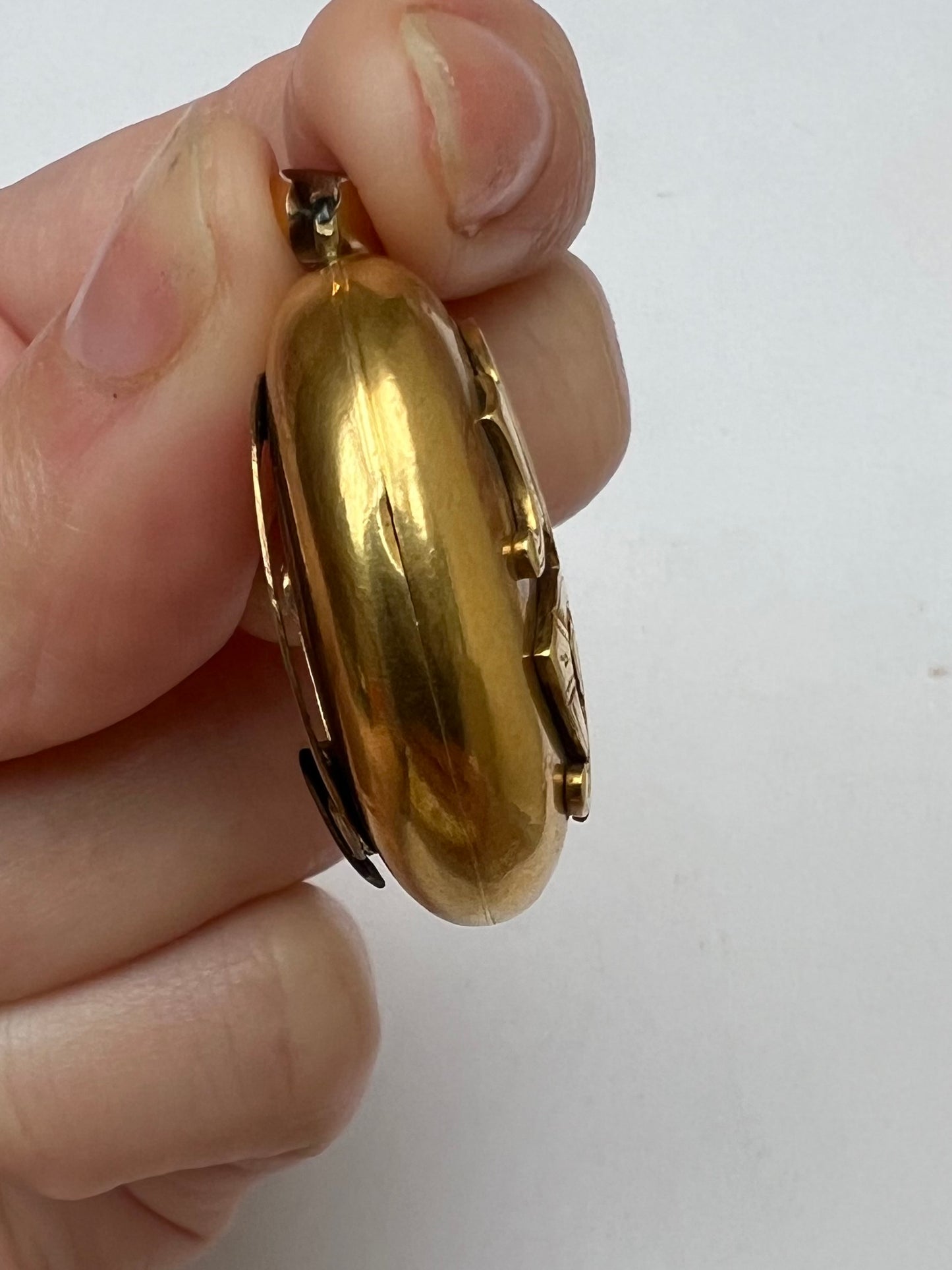 Very Tactile Solid 18ct Gold Victorian Possibly Georgian Locket With Mourning Hair Work