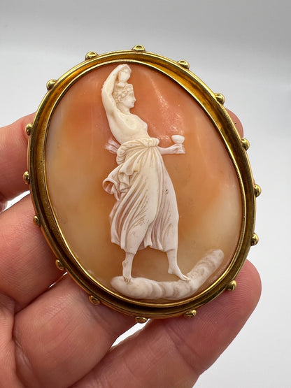 Large 15ct Gold Antique Shell Cameo Brooch