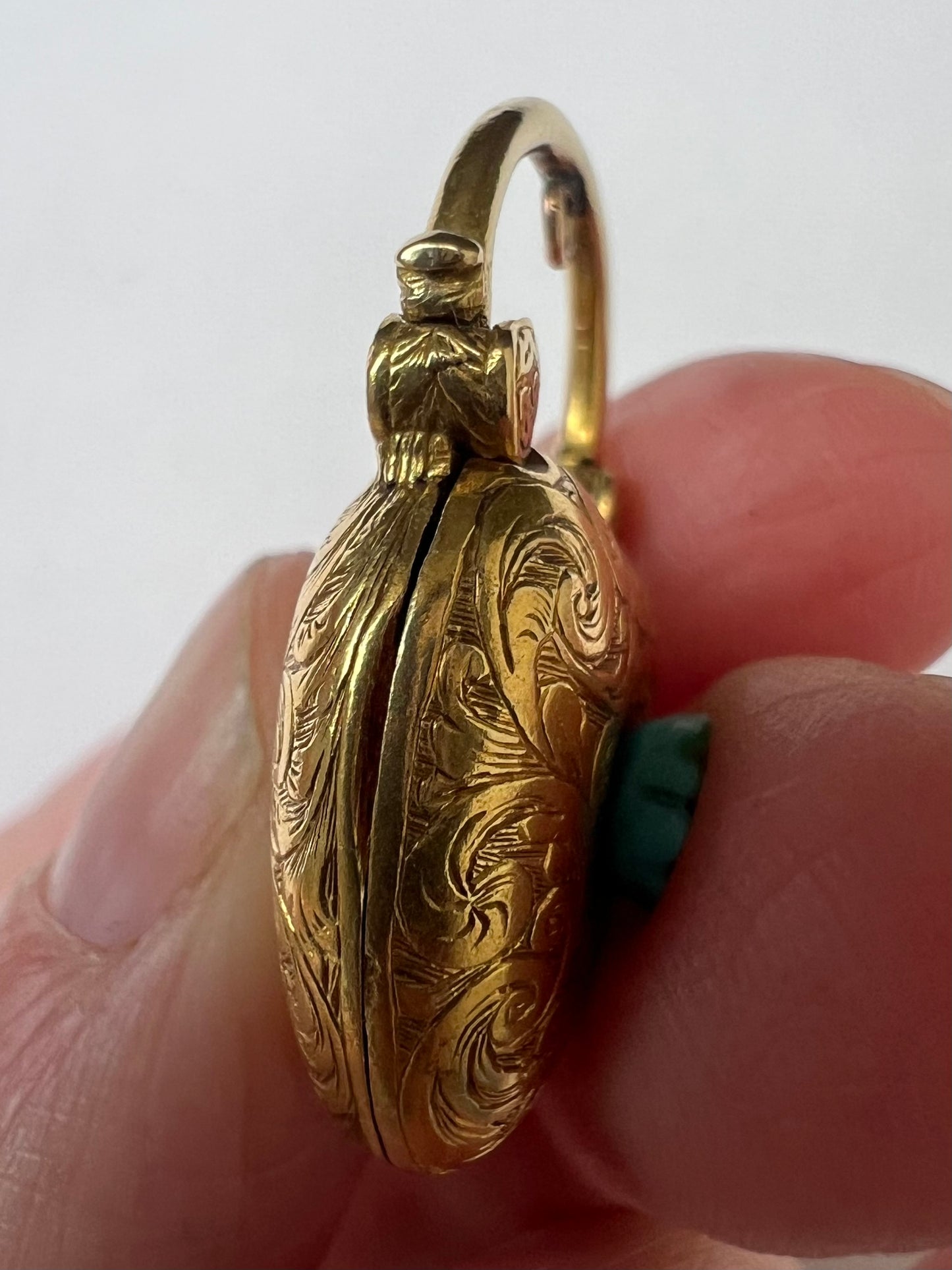 15ct Gold Victorian Heart Padlock Locket