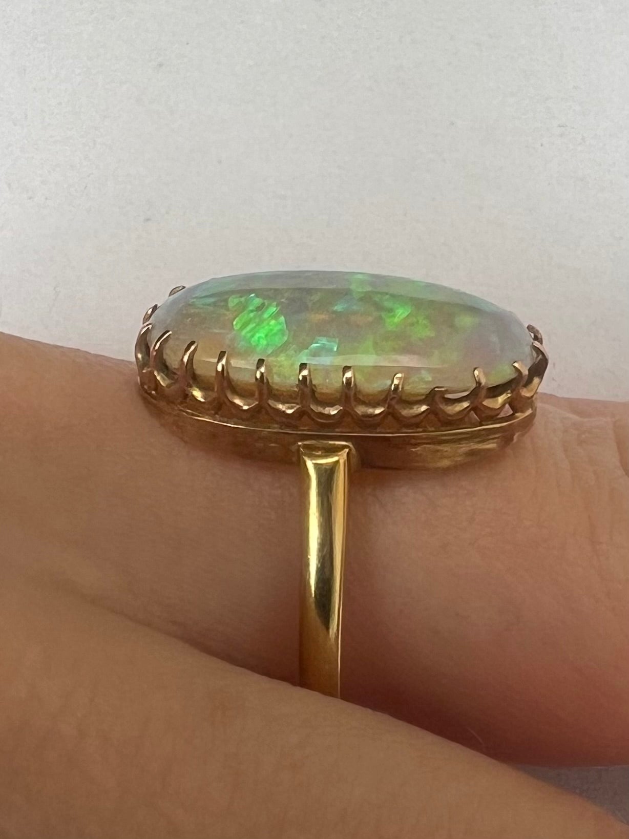 Edwardian Australian Crystal Jelly Opal Up and Down Oval Plain Cocktail Ring