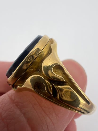 1859 Banded Onyx Black Cat Intaglio Seal Locket Memorial Opening Ring