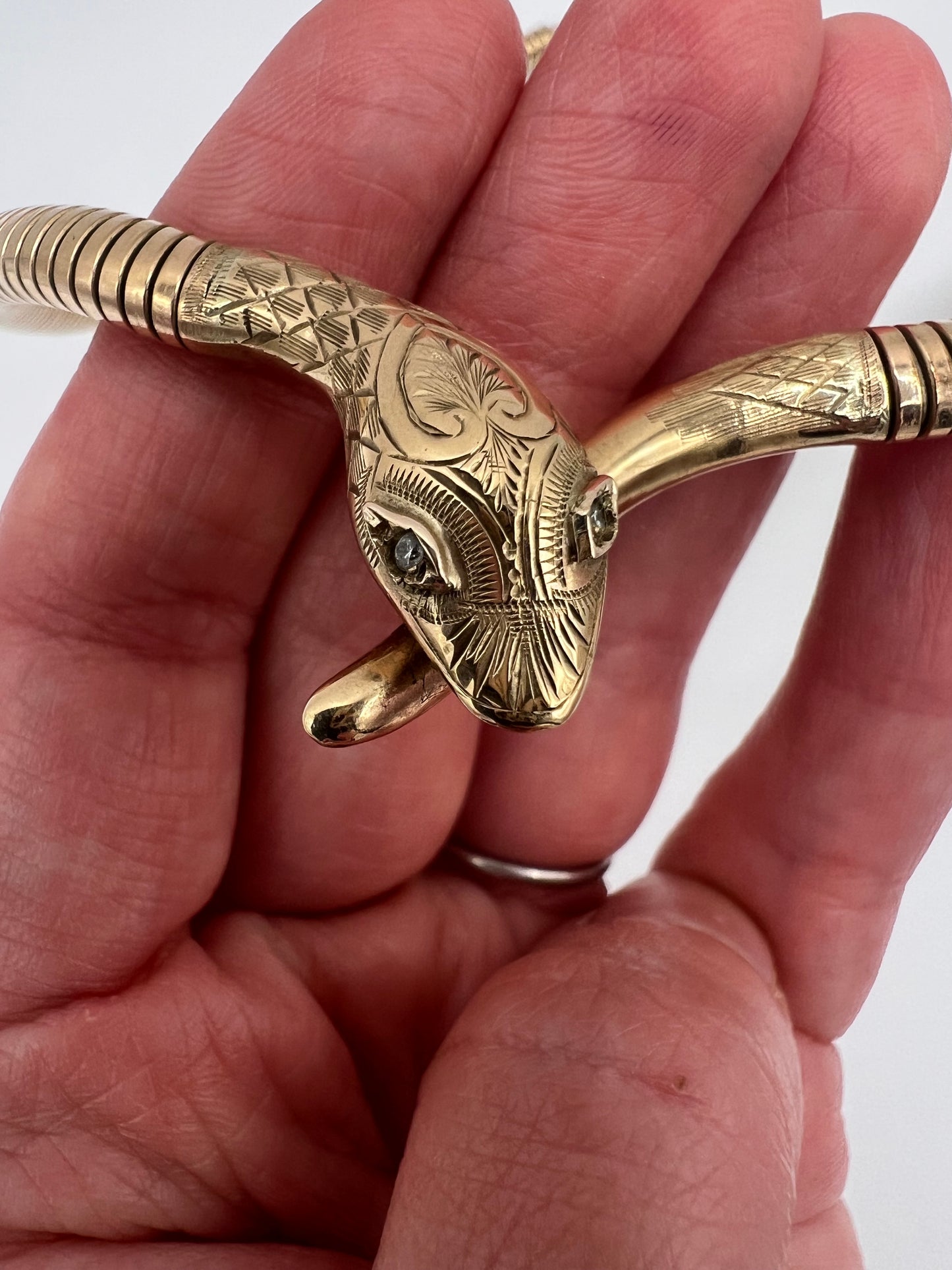 Diamond Eye Gold Turbogas Snake Collar