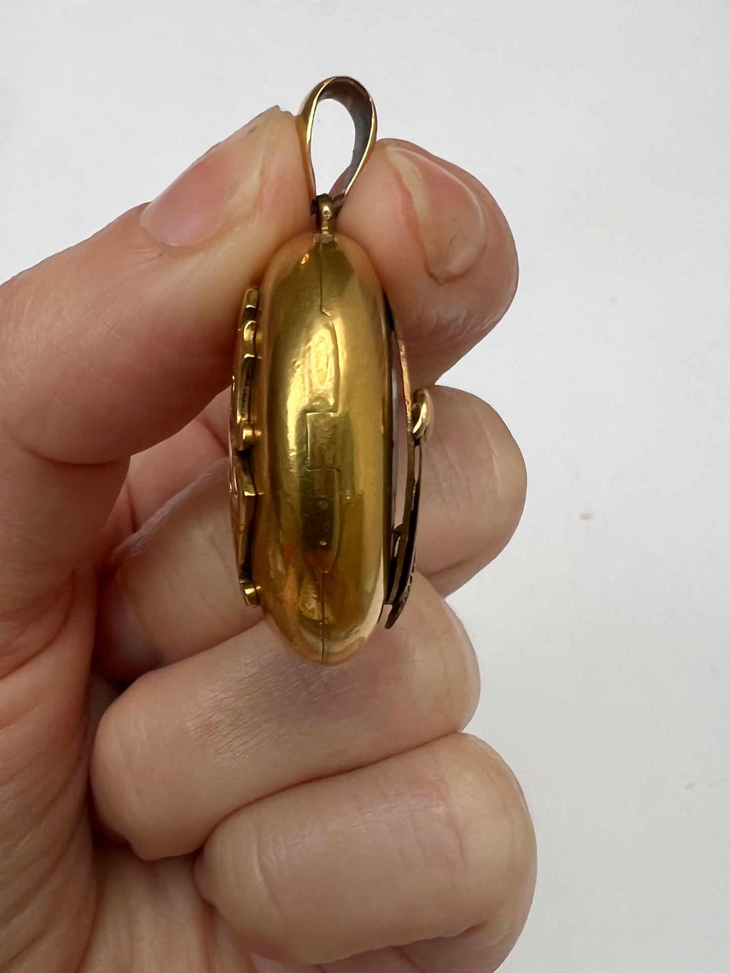 Very Tactile Solid 18ct Gold Victorian Possibly Georgian Locket With Mourning Hair Work