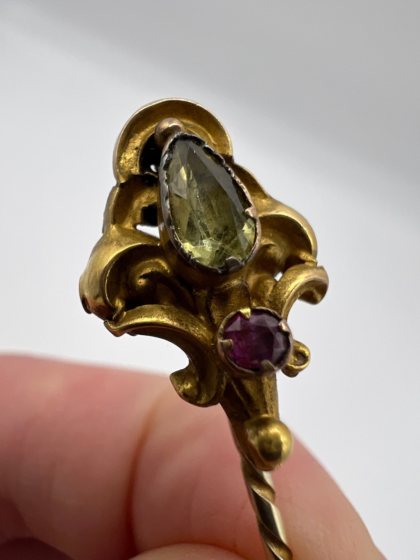 Chrysoberyl And Garnet Rococo Style Gold Boxed Stick Pin