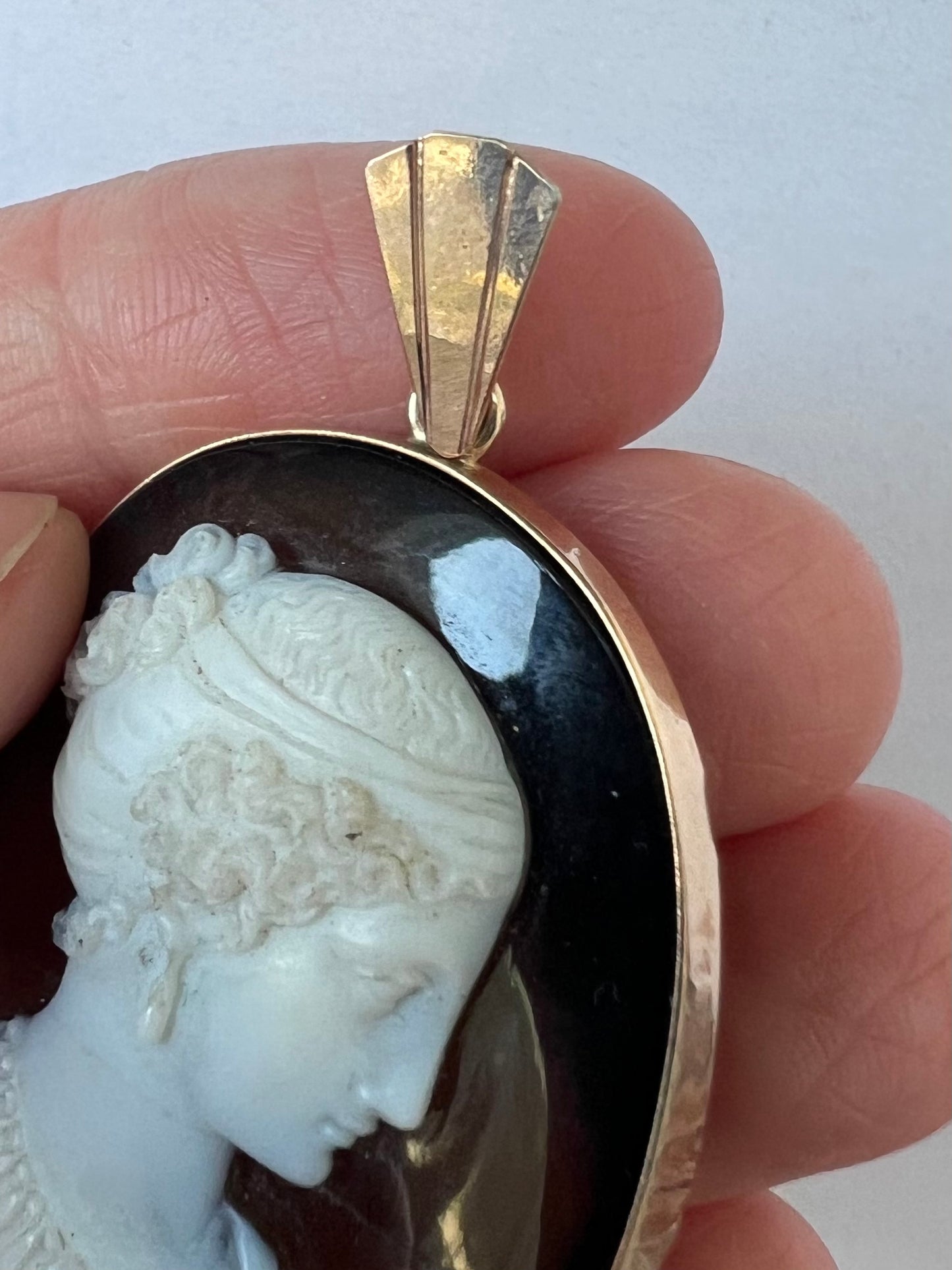 Victorian Banded Agate Hardstone Signed Cameo Pendant in Gold Frame