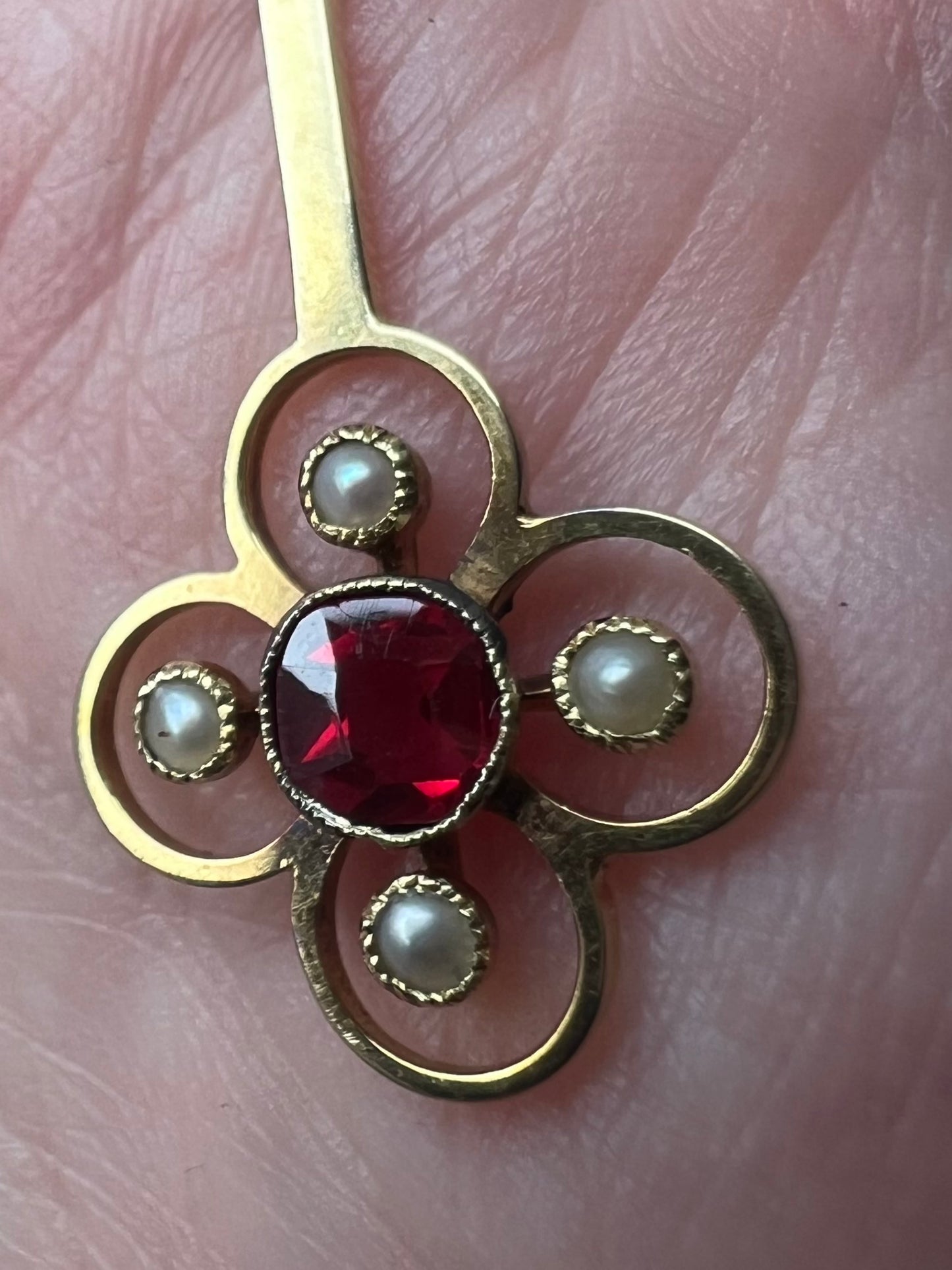 Edwardian 15ct Gold Quatrefoil Garnet Seed Pearl Necklace
