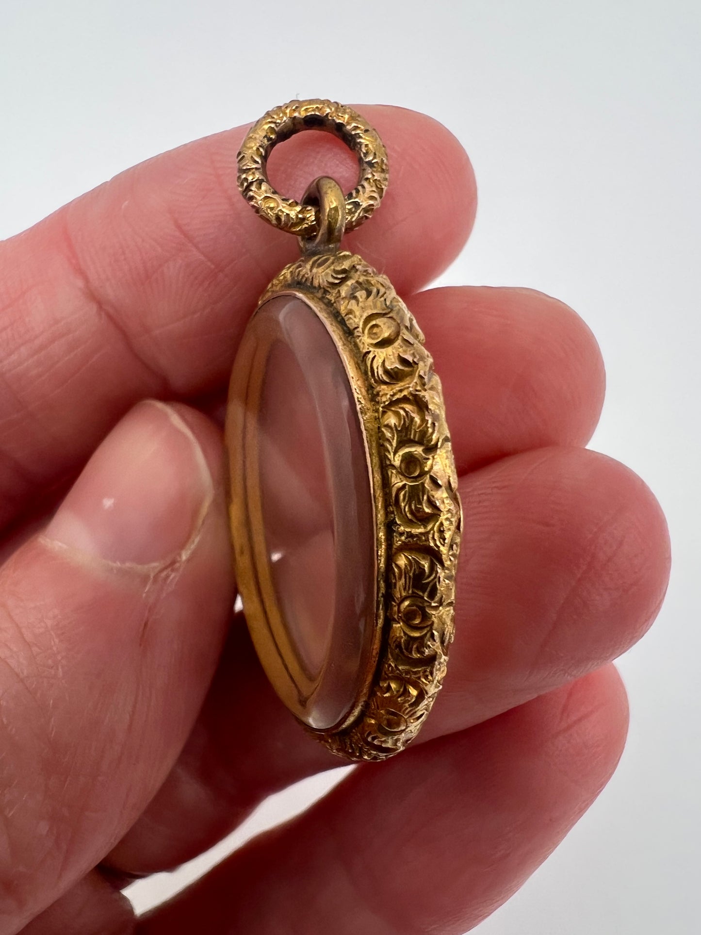 Early Victorian 15ct Gold Engraved Oval Locket