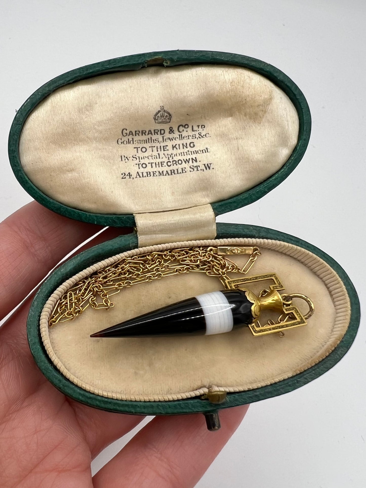 Etruscan Revival Ampule Amphora Banded Agate 15ct Gold Pendant & Chain