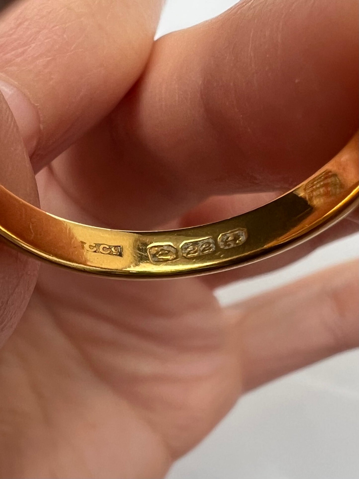 Gents Size V Unusual Large Size Antique 22ct Gold Wedding Band Ring