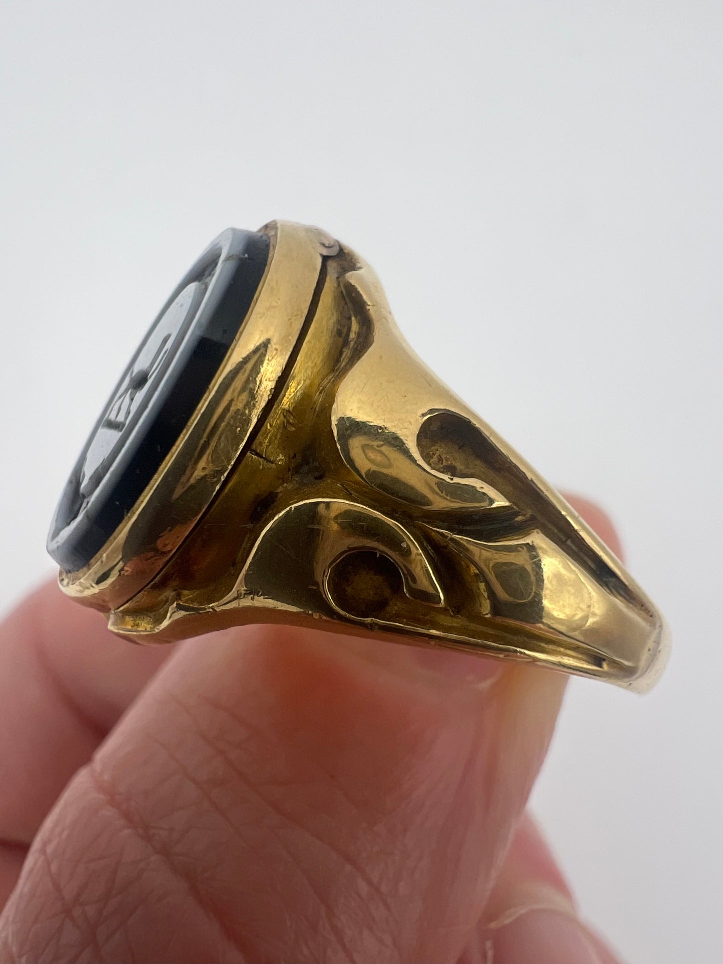 1859 Banded Onyx Black Cat Intaglio Seal Locket Memorial Opening Ring