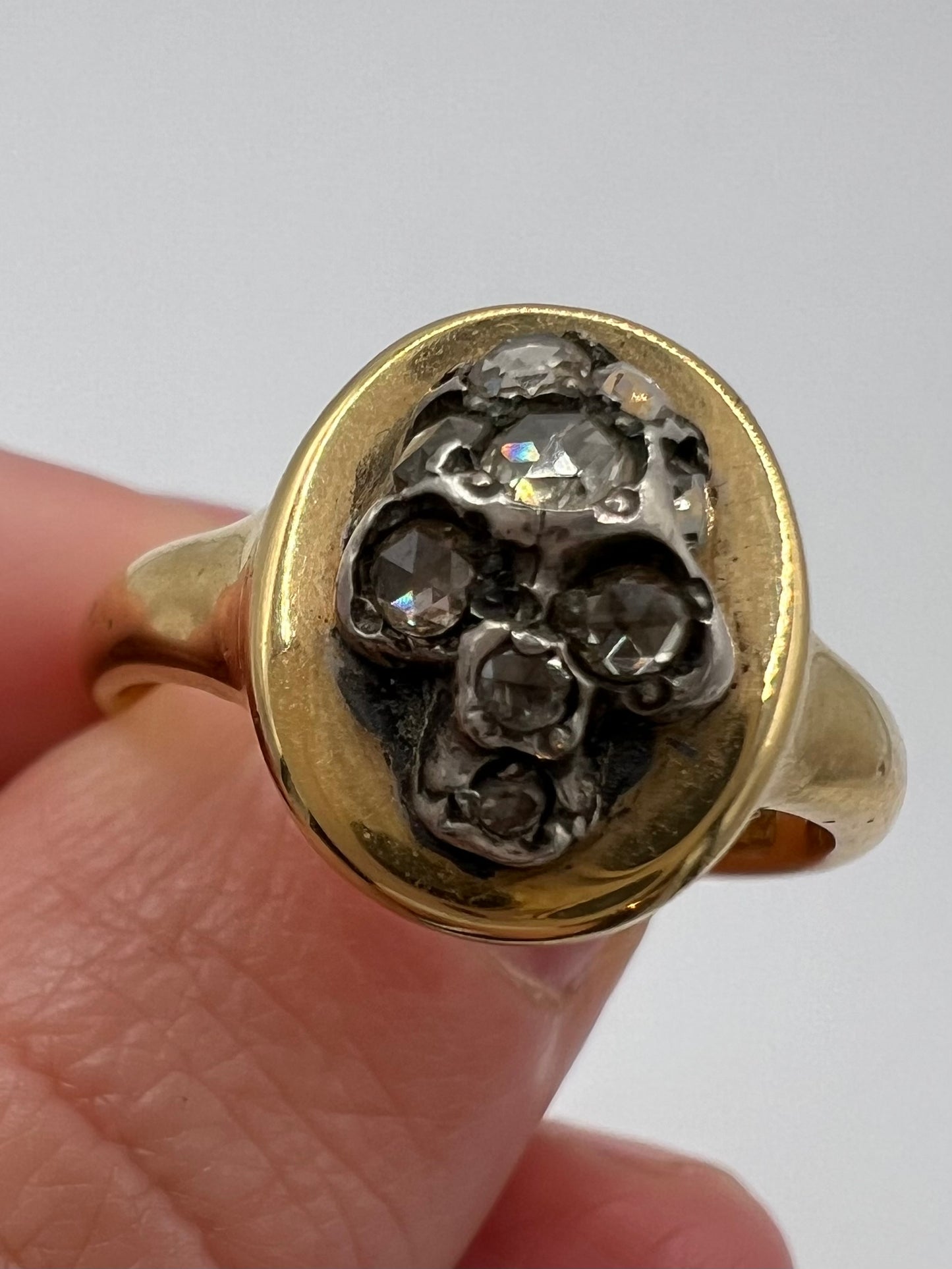 Memento Mori Gents 18ct Gold Gent's Skull Poison Or Locket Ring With Diamond Eyes