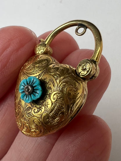 15ct Gold Victorian Heart Padlock Locket