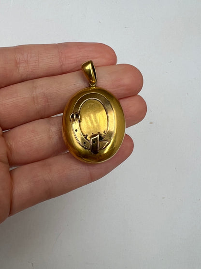 Very Tactile Solid 18ct Gold Victorian Possibly Georgian Locket With Mourning Hair Work