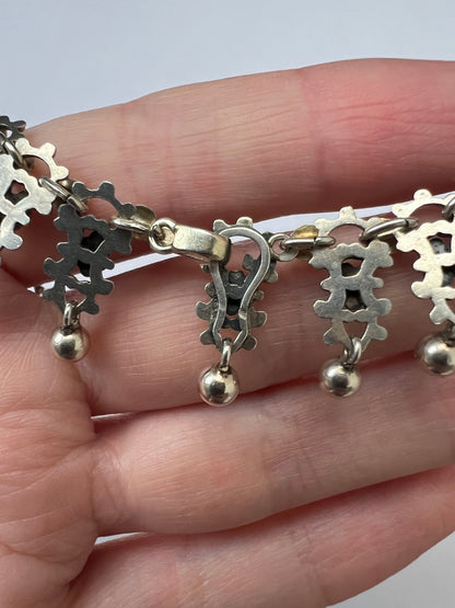 Beautifully Cast Victorian Silver Floral Neck Chain Collar