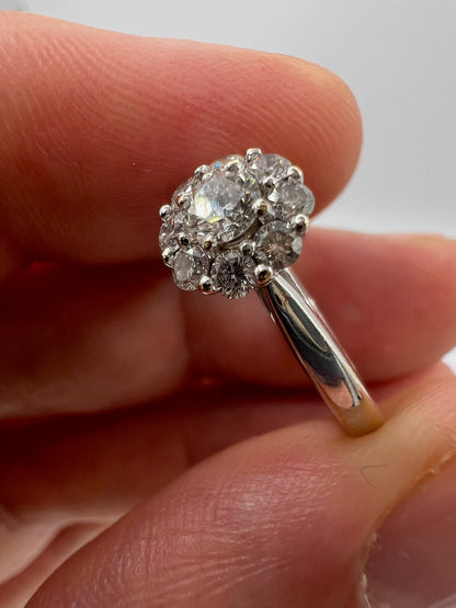 Vintage 18ct White Gold Diamond Daisy Ring