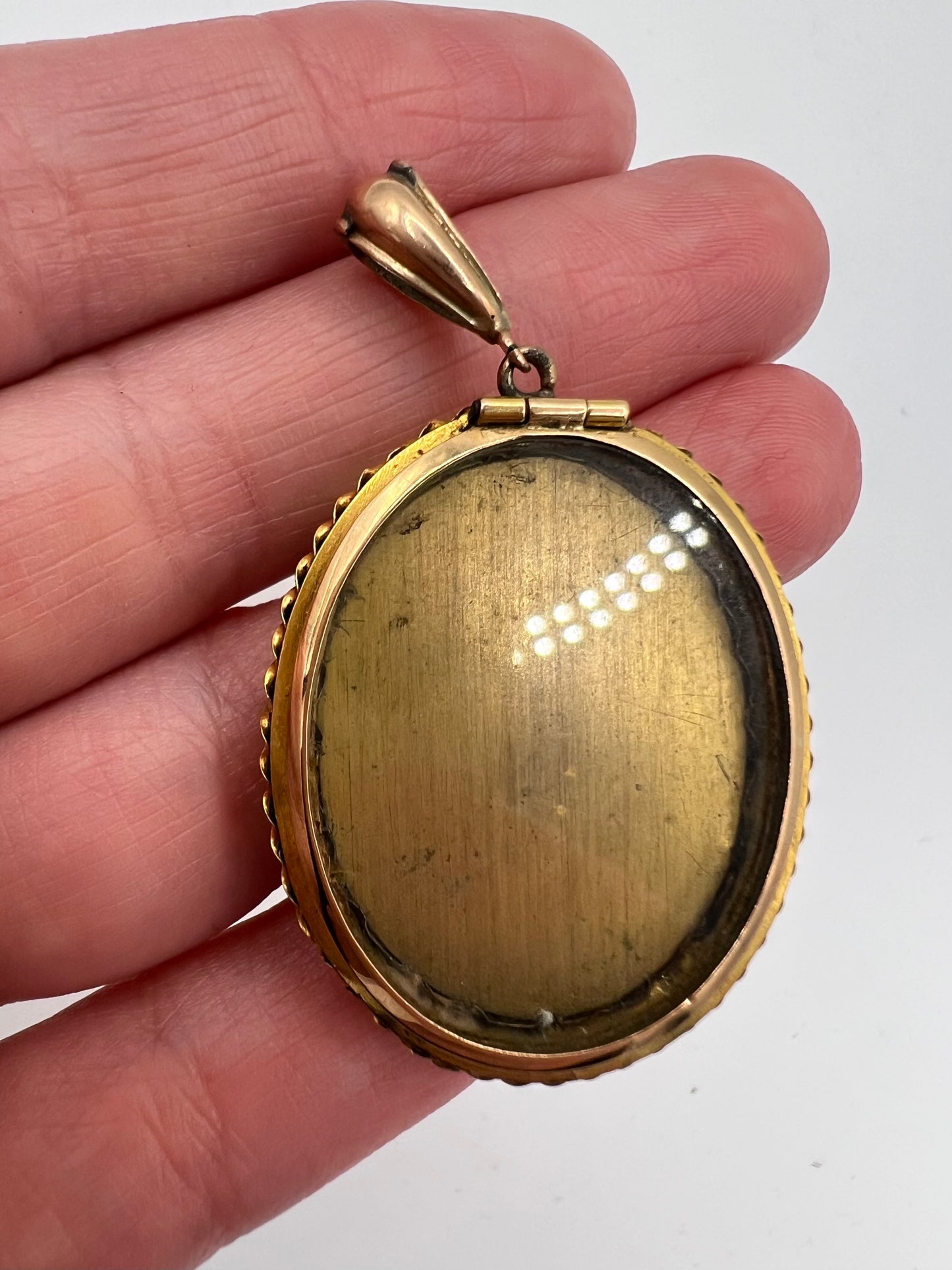 Pietra Dura Flower Locket Pendant in Exquisite Etruscan Gold Frame