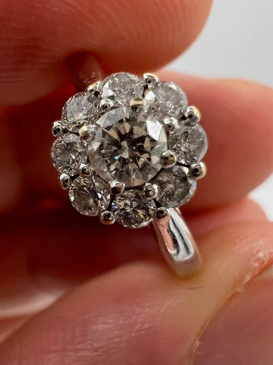 Vintage 18ct White Gold Diamond Daisy Ring
