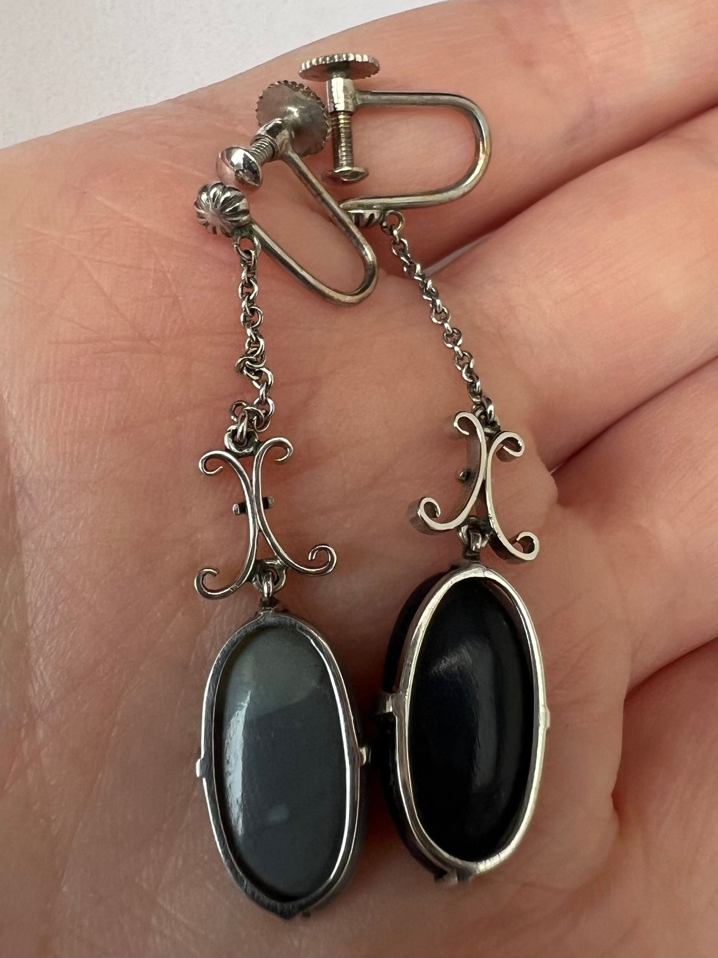 Elegant Early 20th Century Black Opal White Gold Drop Earrings