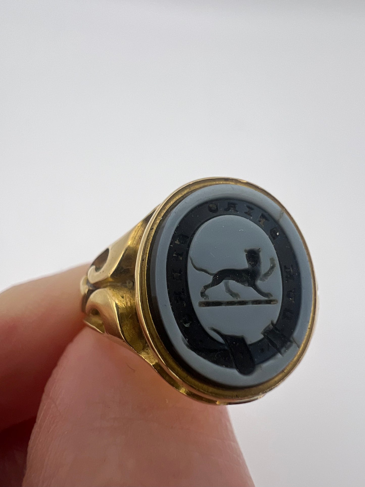1859 Banded Onyx Black Cat Intaglio Seal Locket Memorial Opening Ring